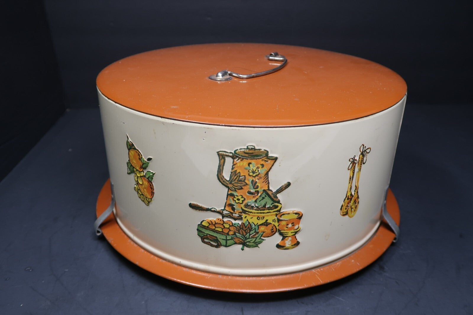 Decoware Metal Cake Pie Carrier Tin 11.5" x 11.5" x H 5.5"