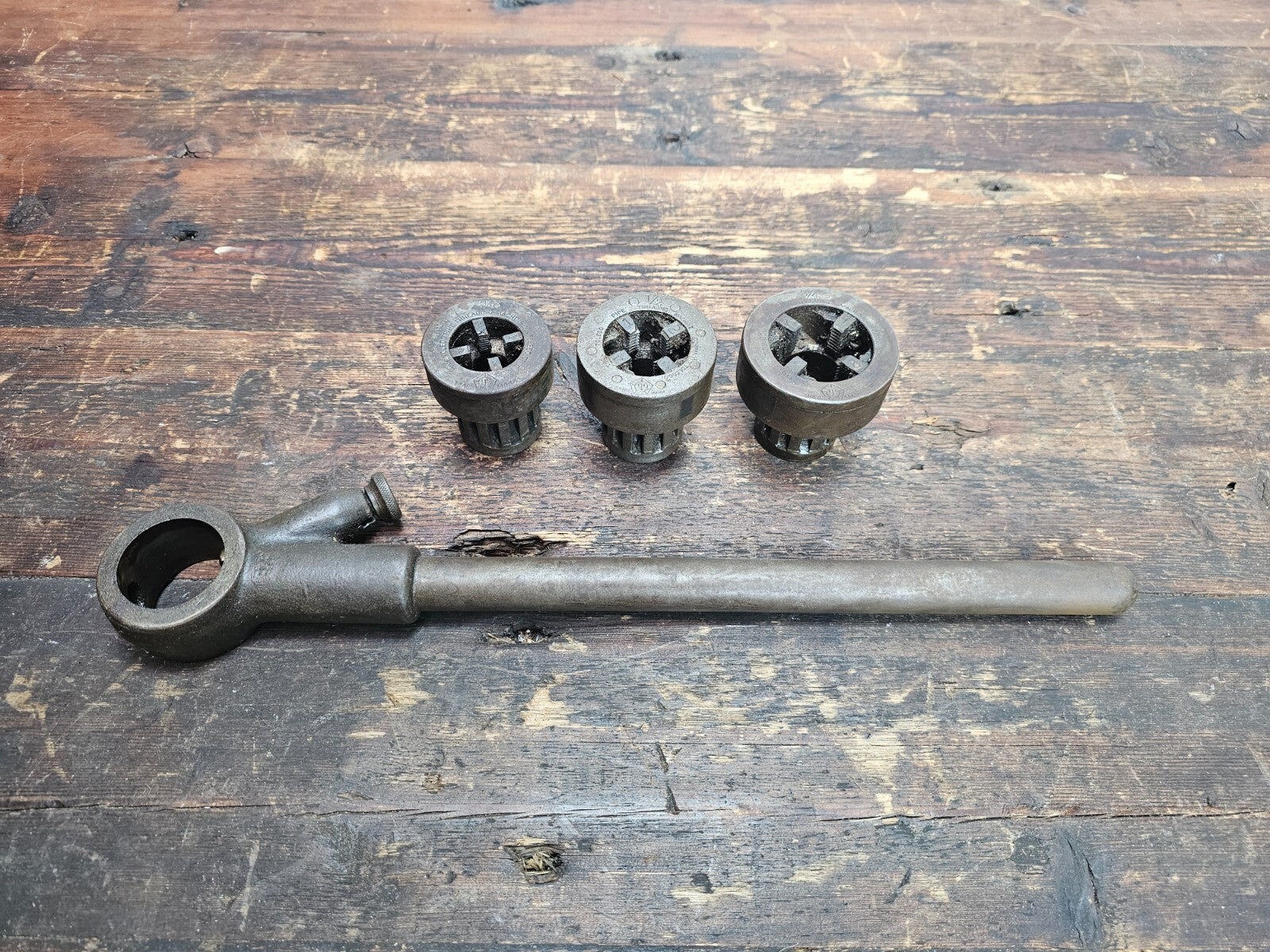 Toledo Pipe Threading Machine Co. with 3 Dies 3/4, 1/2, 3/8" Vintage