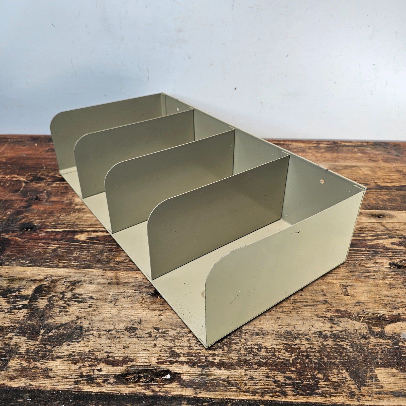 MMF Industries 4-Pocket Wall-Mounted / Desktop Steel Check Holder Light Beige