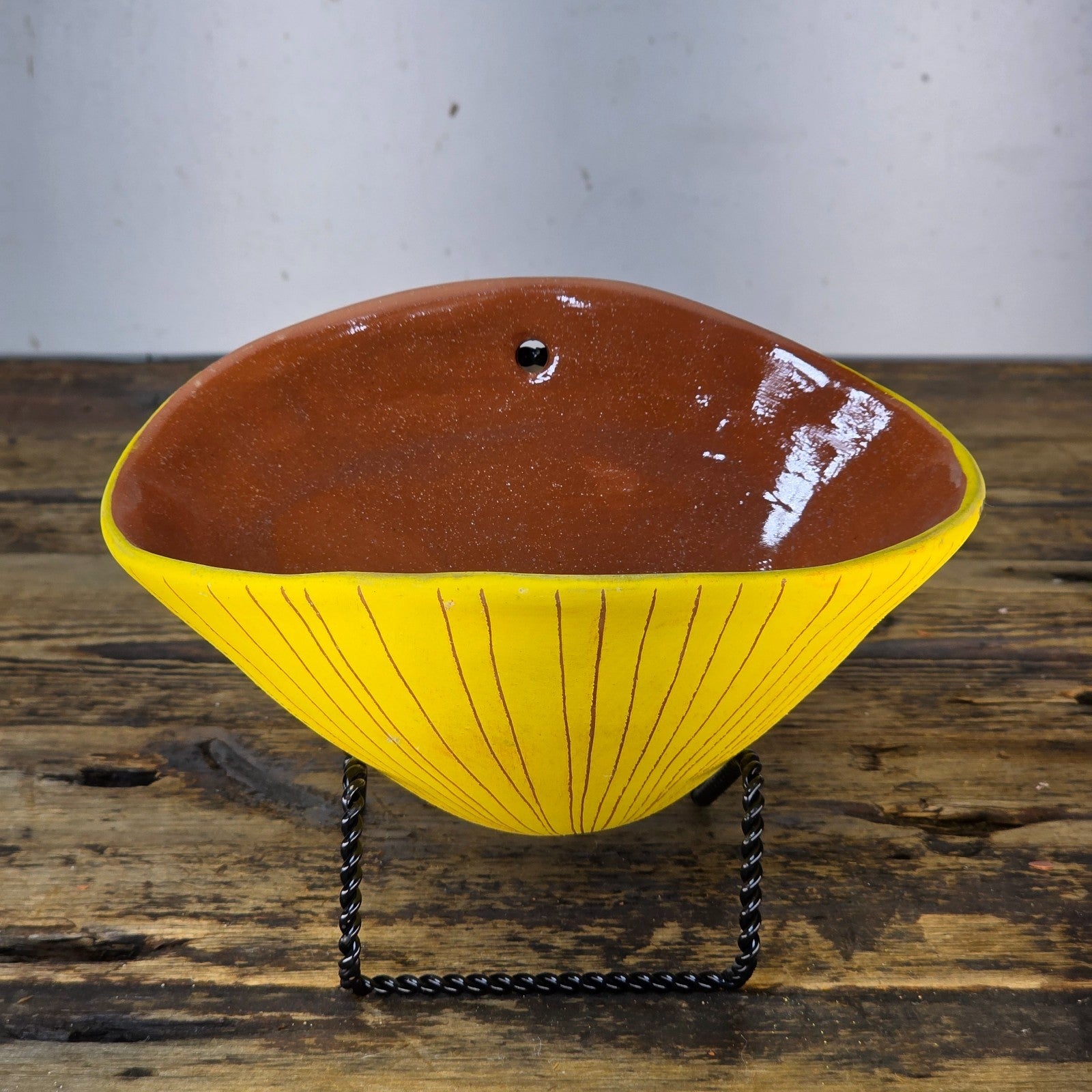Handmade Terracotta Wall Pocket (Yellow / Vertical Lines)