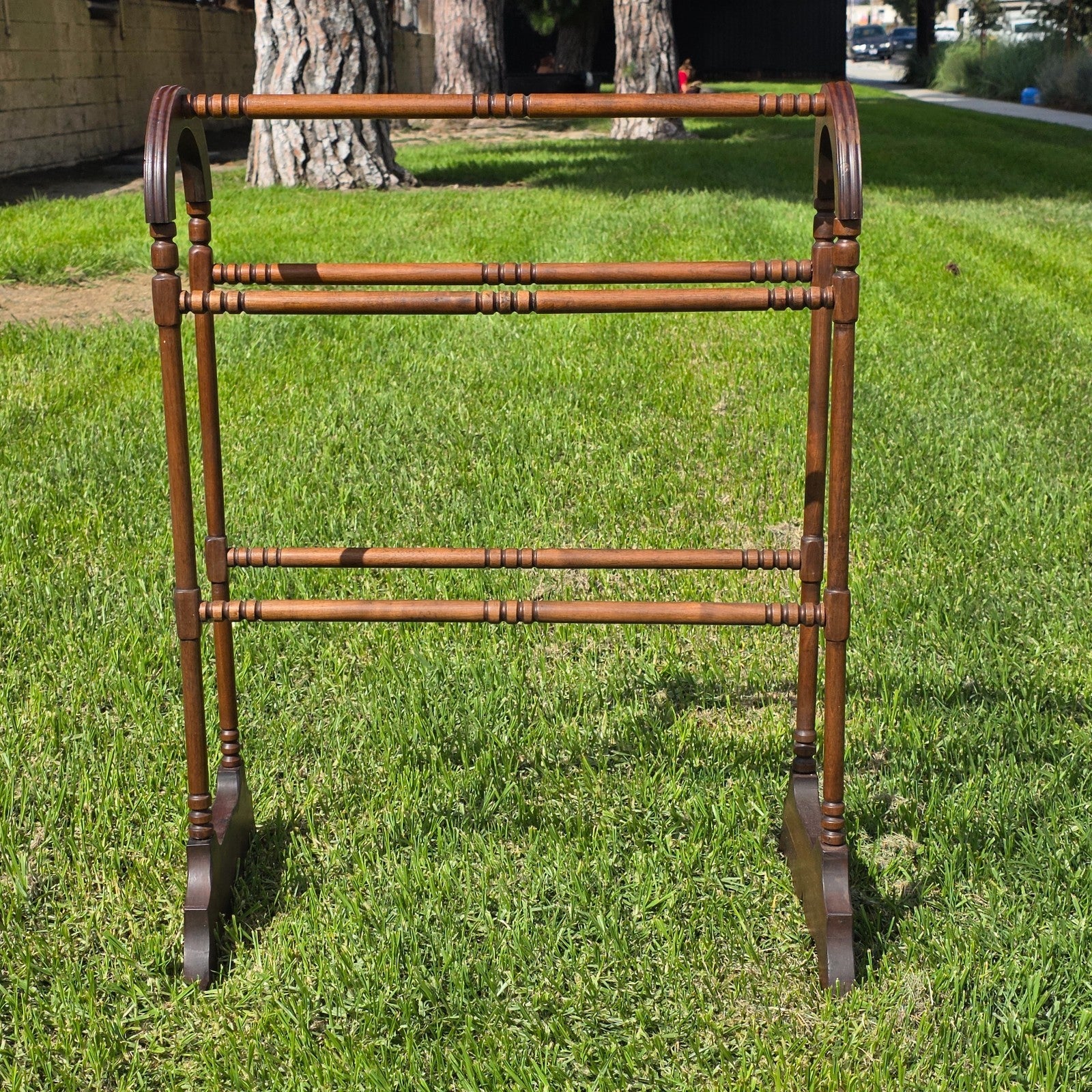 Vintage Wooden Quilt Rack / Blanket Stand – Early American Style