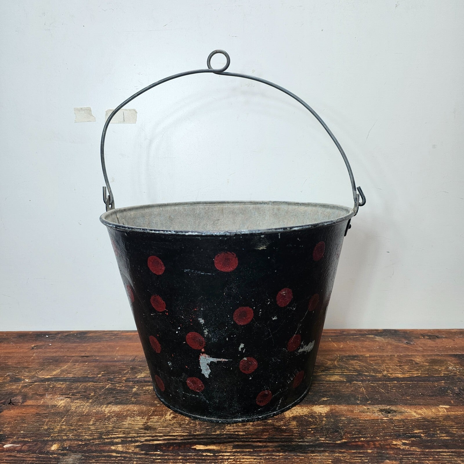 Black & Red Dots Painted Bucket Galvanized Steel Watering Bucket