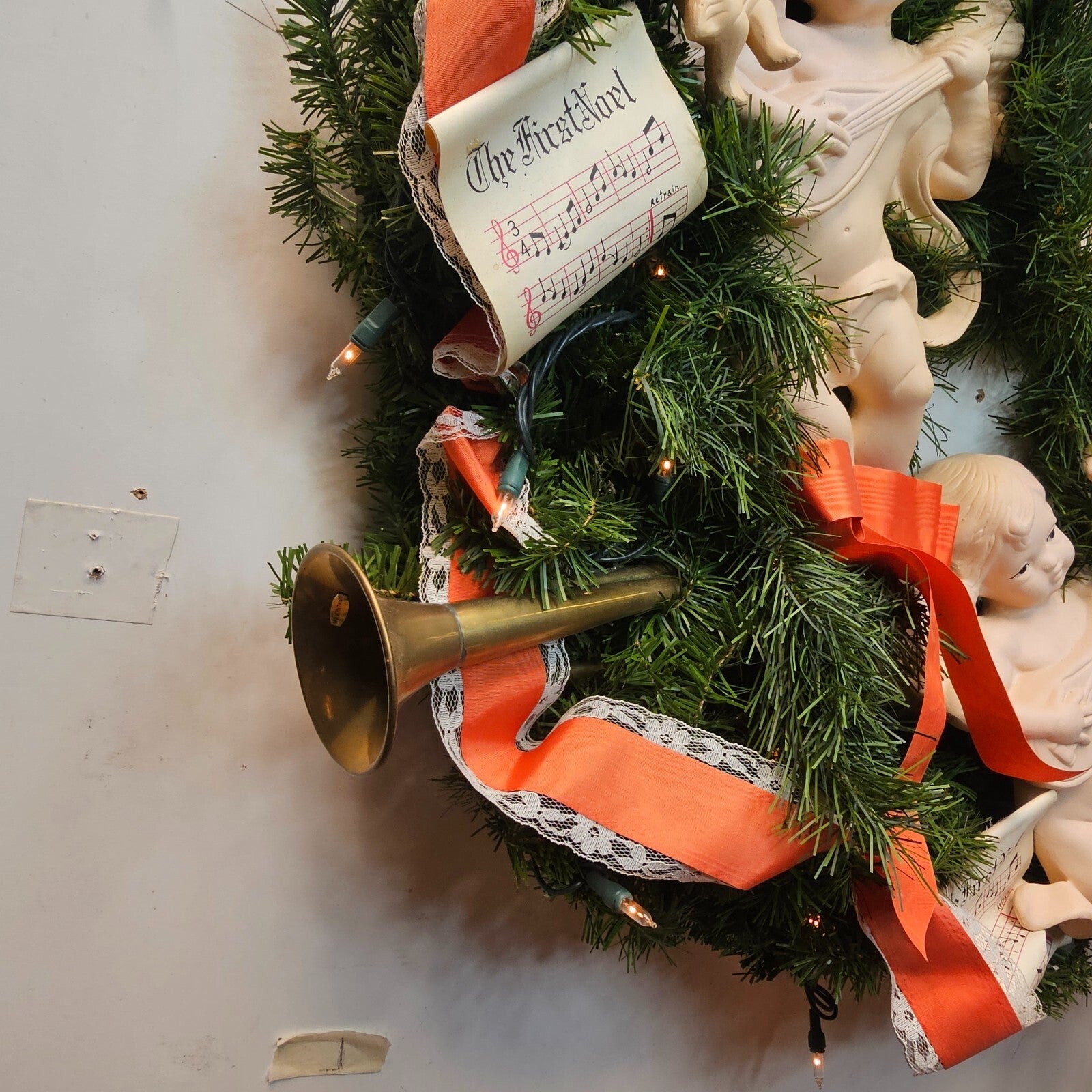Christmas Wreath Sign 27” Diameter With 5 Bisque Angels.