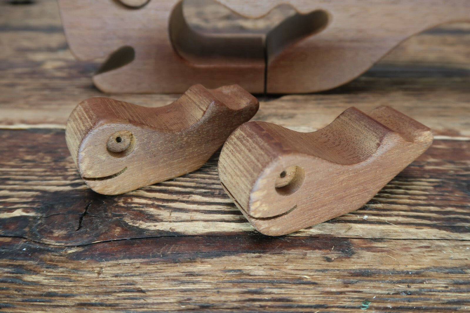 Bob Ameri Hand Carved Wooden Whale With 2 Baby Whales