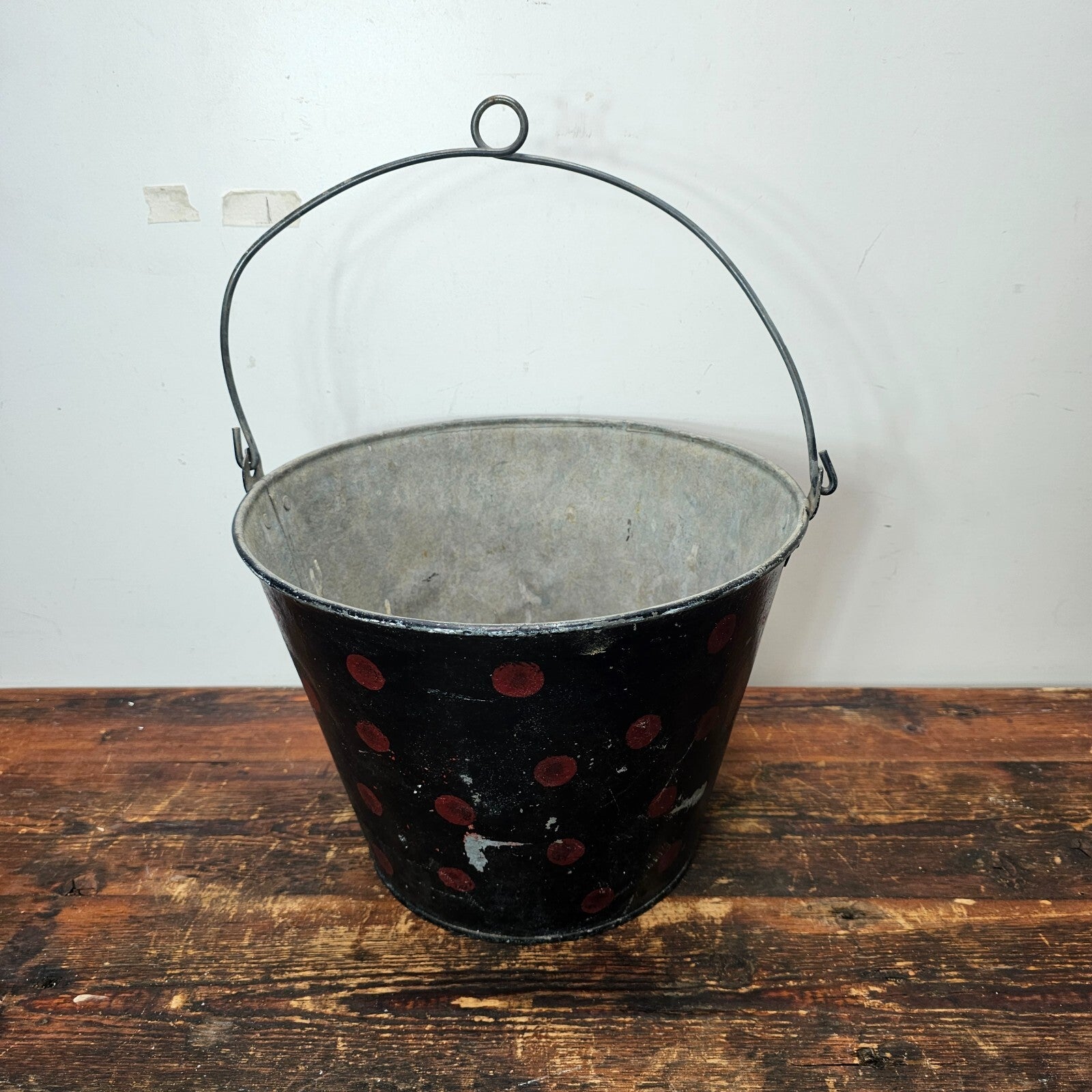 Black & Red Dots Painted Bucket Galvanized Steel Watering Bucket