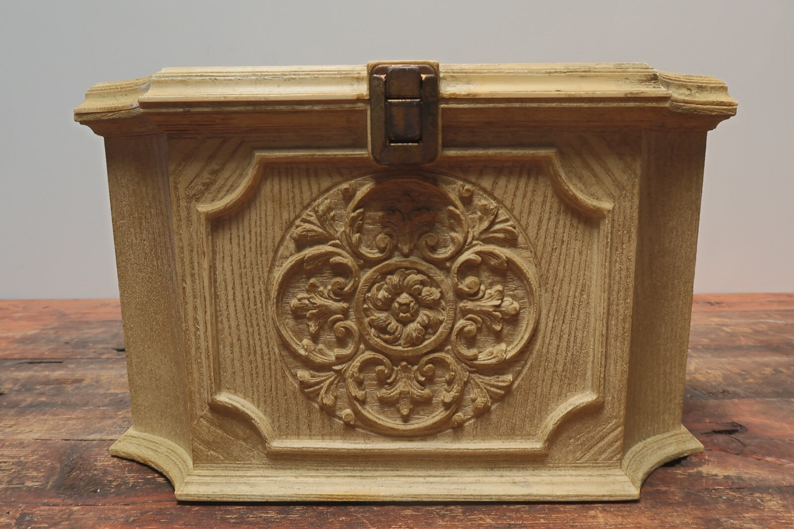 Vintage Max Klein Plastic Sewing Box With Yellow Tray
