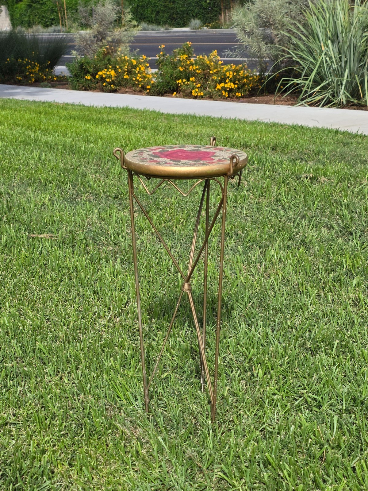 Vintage Rose Motif Accent Table – Wooden Top × Gilded Metal Base