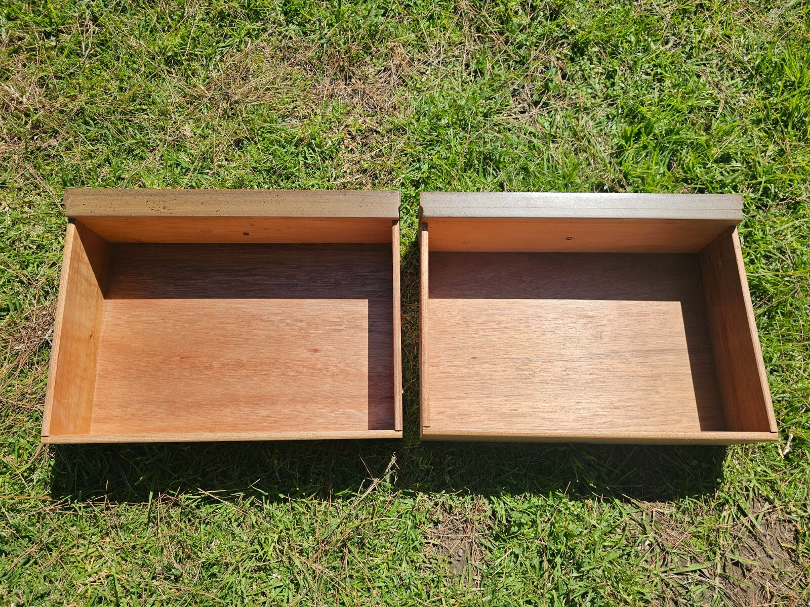 Wood Nightstand With 2 Drawers Bedside Table