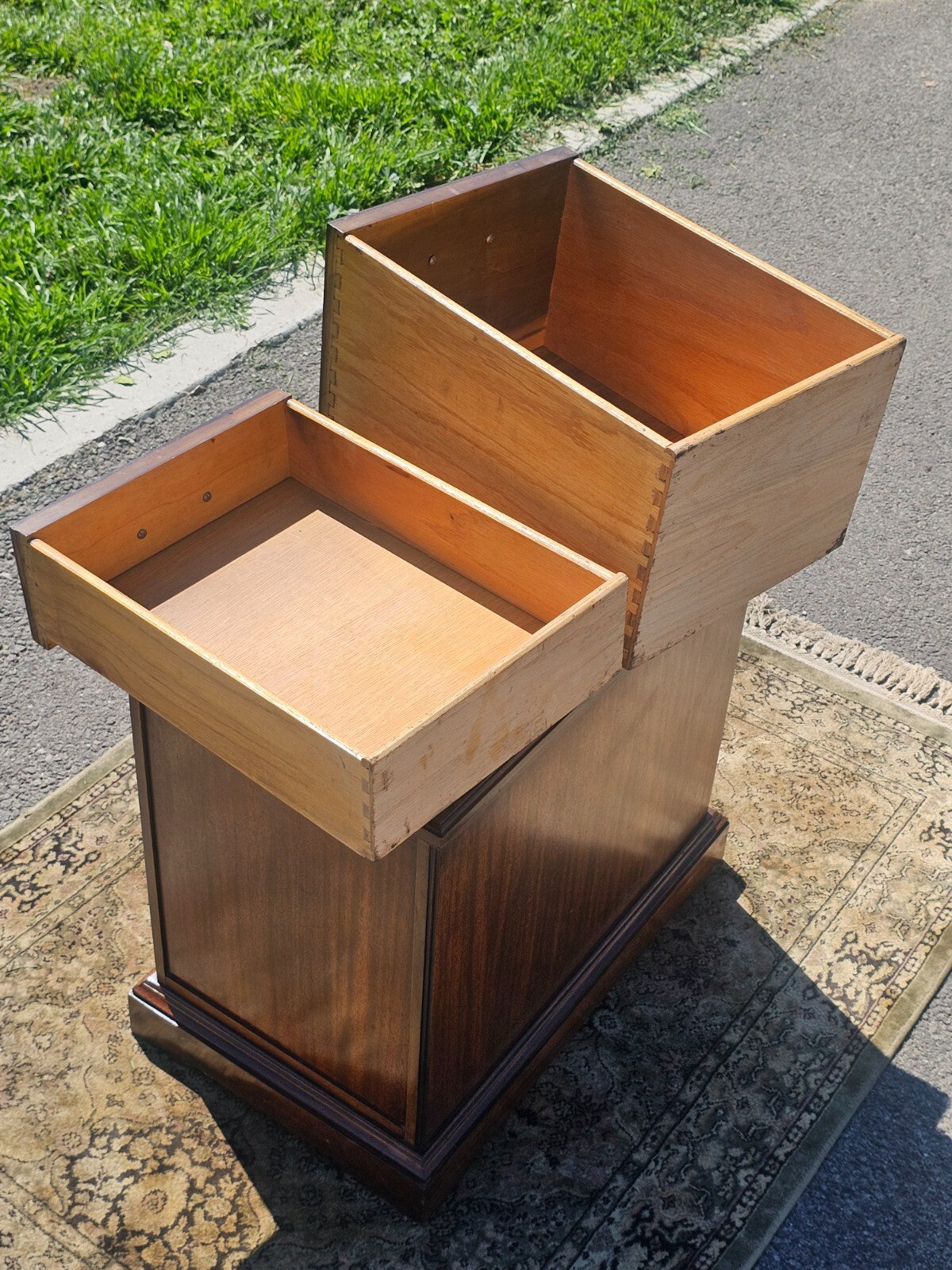 Brandt Furniture Mahogany Nightstand with Dual-Front Drawer 24"L x 15"W x 21"H