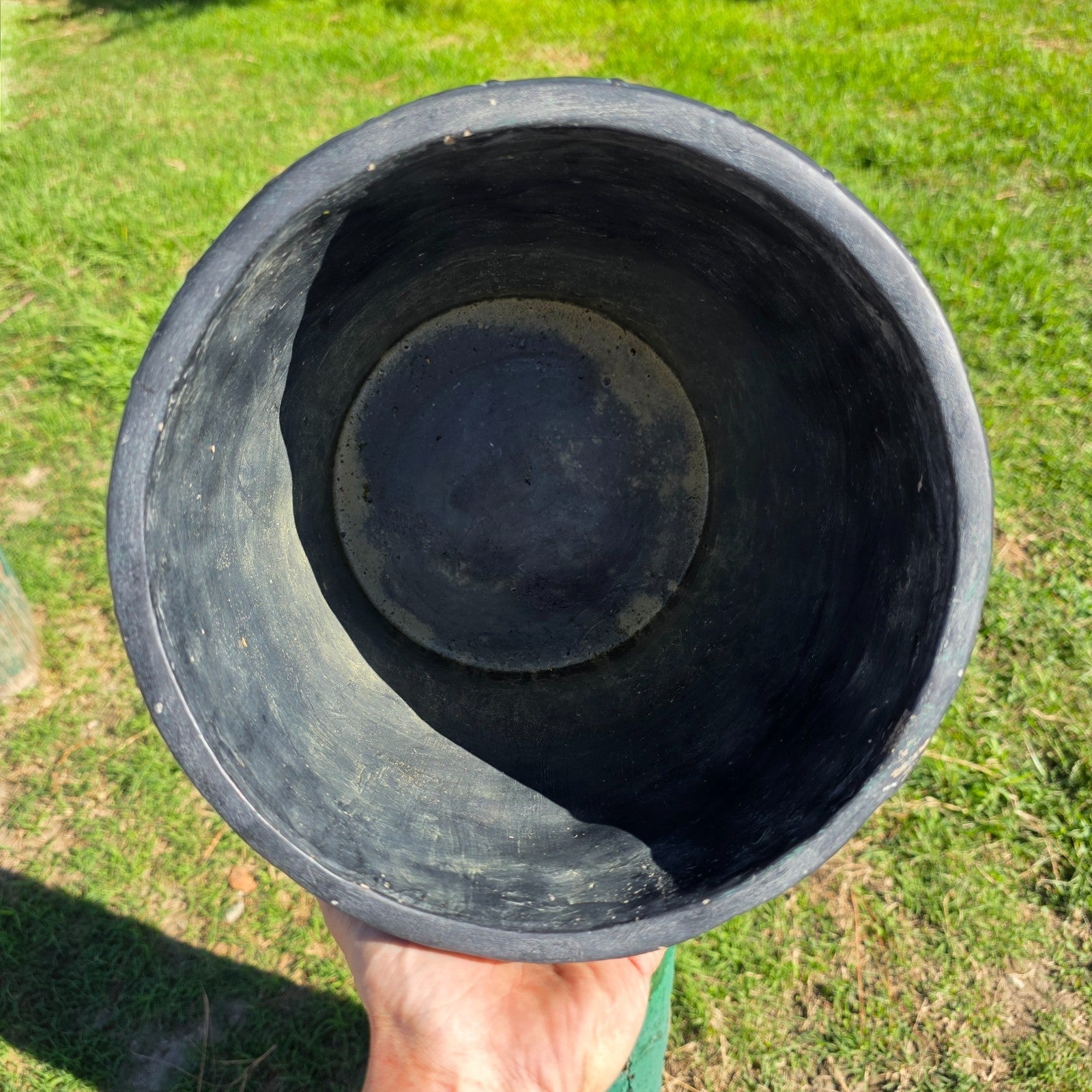 Graphite Fiber-Cement Faceted Planter Diamond Texture 10"Dia x 11"H