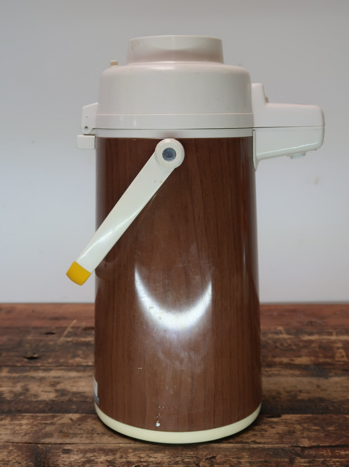 Vintage Air Pot Tea Coffee Dispenser Thermos Carafe Wood Tone 2 Quart Korea