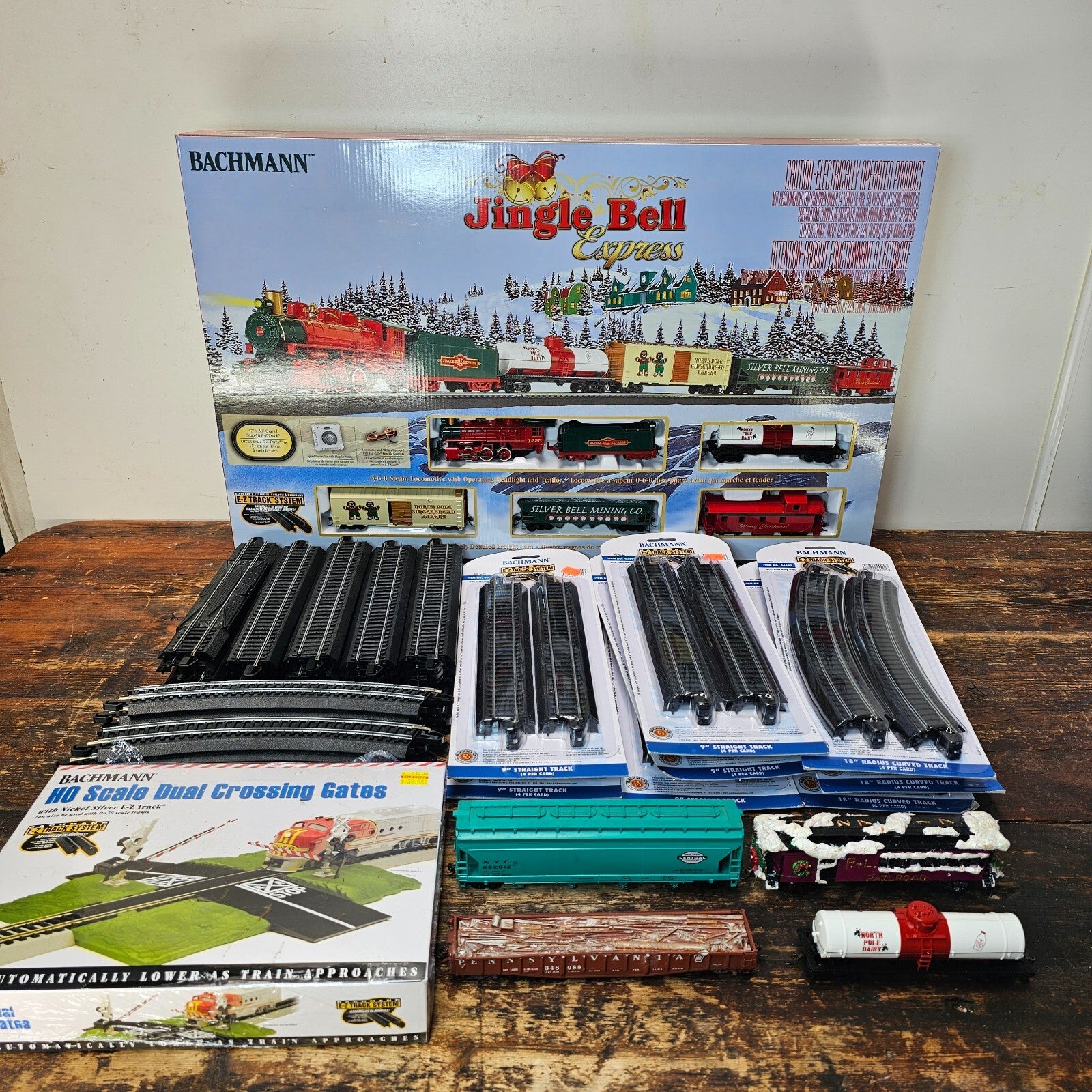 BACHMANN TRAINS HO Jingle Bell Christmas Express Train Set + Many Extras!