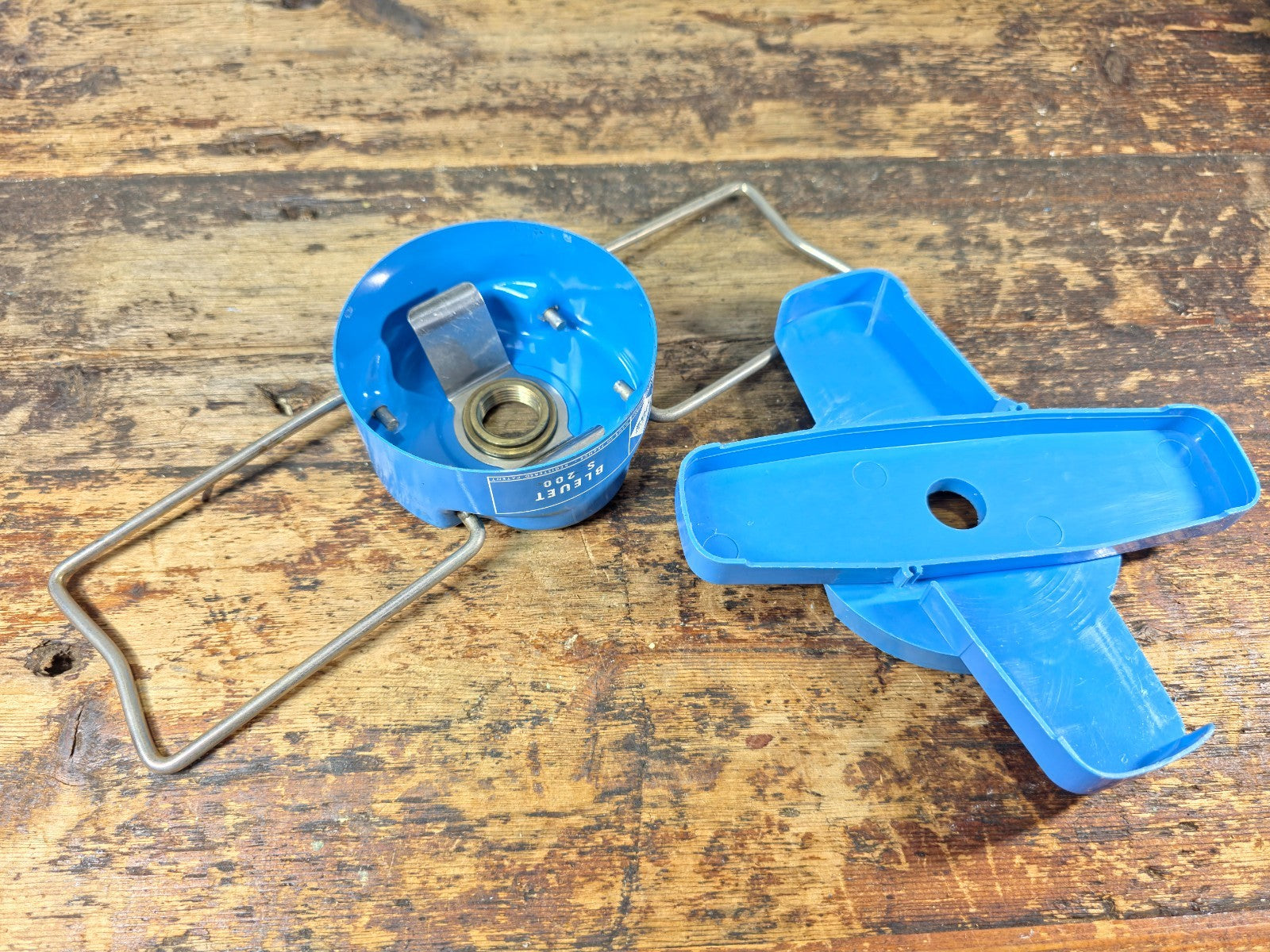 Vintage Camping Gaz “Bleuet S200” Portable Gas Stove – France, 1970s–80s