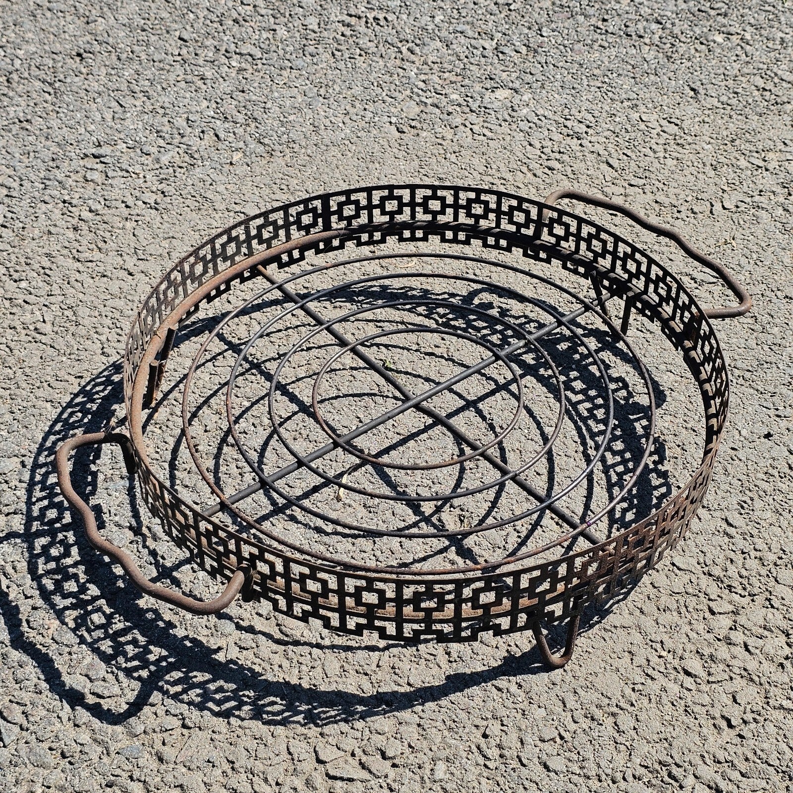 Greek Key Pattern Metal Tray Round Garden Planter with Handles
