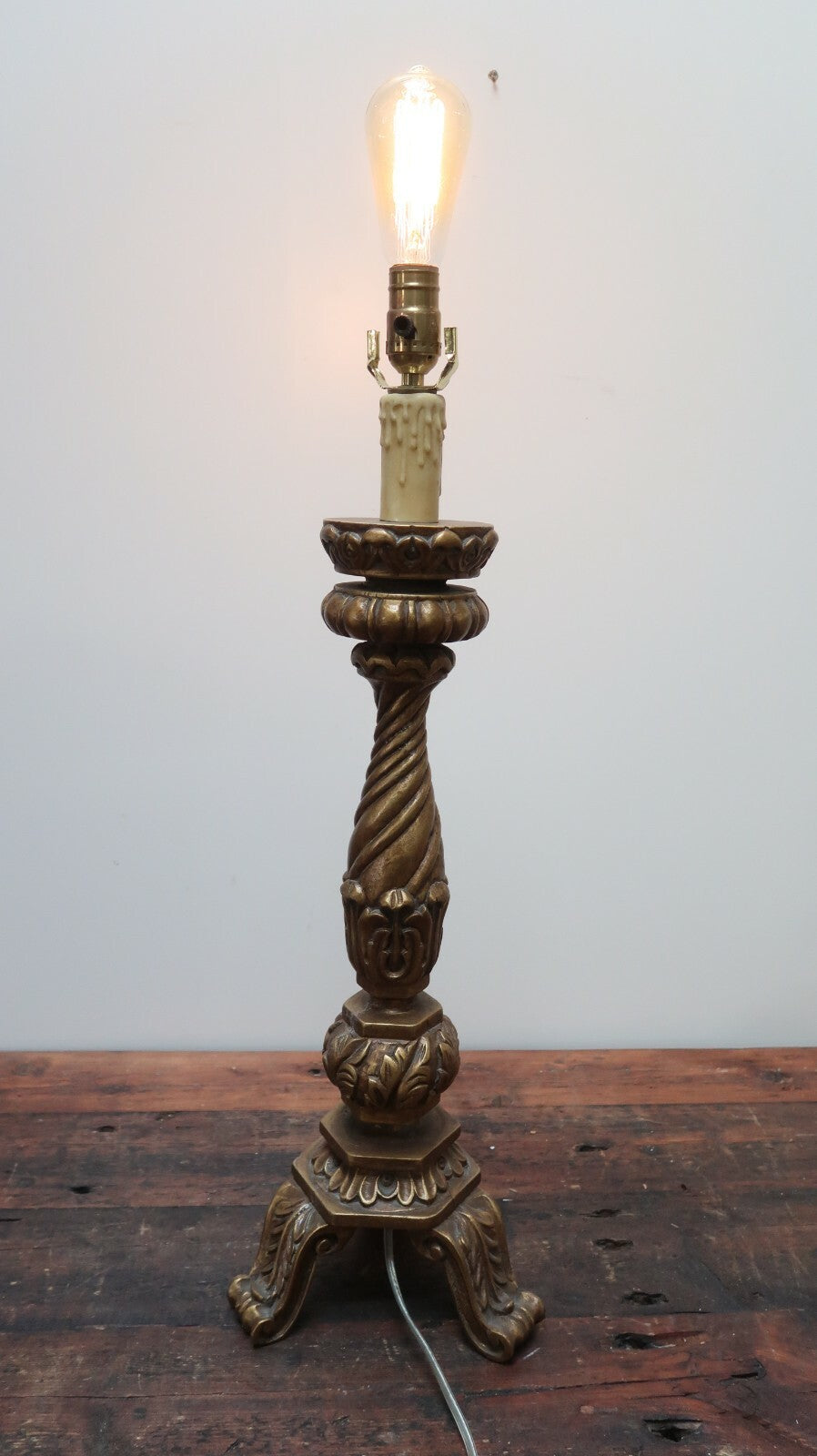 Vintage Look Gold Resin Twisted Column Table / Floor Lamp 9" x 9" x H28"