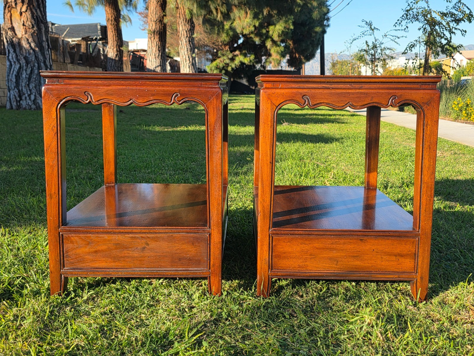 Pair of Henredon Wooden Side Tables / End Tables