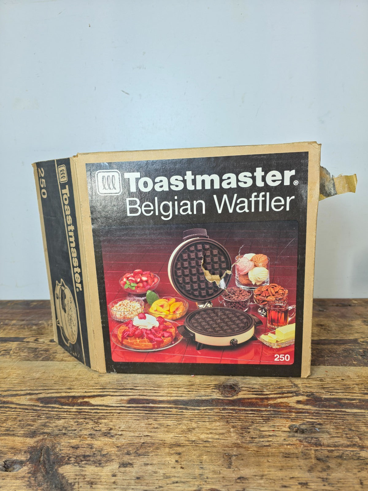 Vintage Toastmaster Belgian Waffler – Model 250 (NOS)