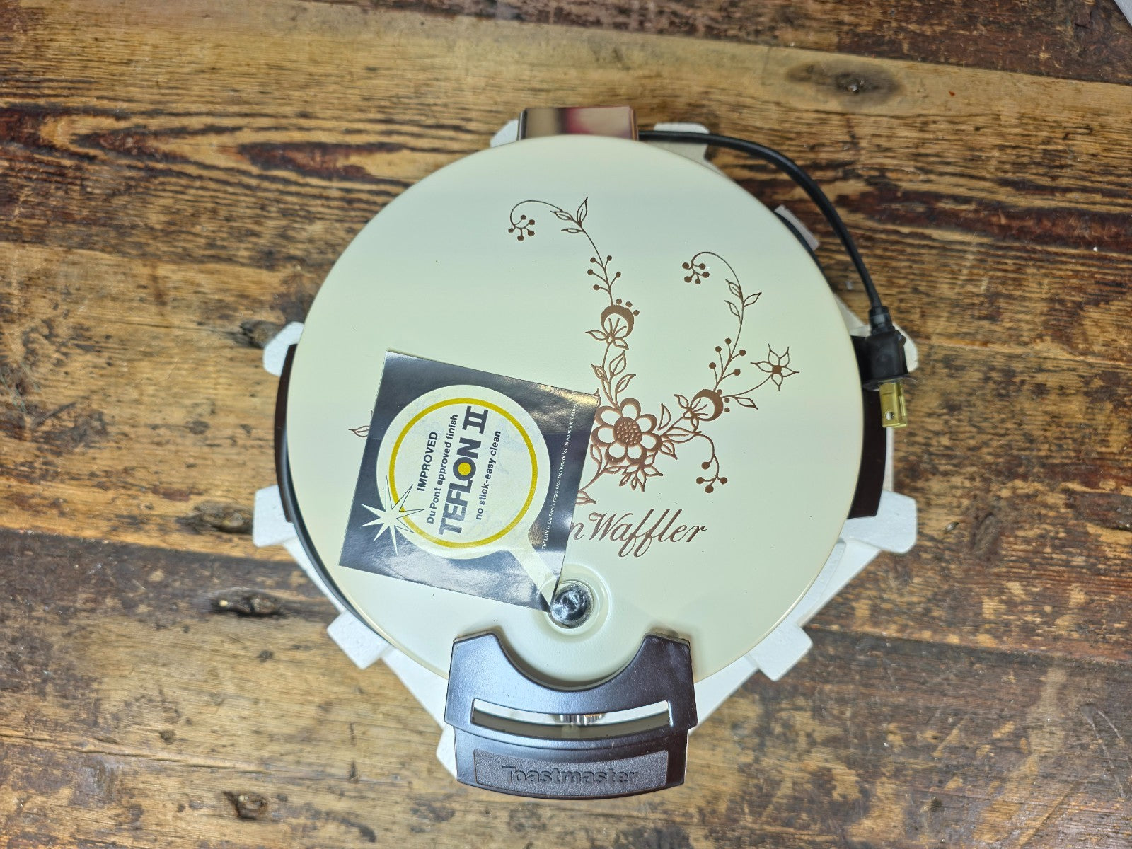 Vintage Toastmaster Belgian Waffler – Model 250 (NOS)