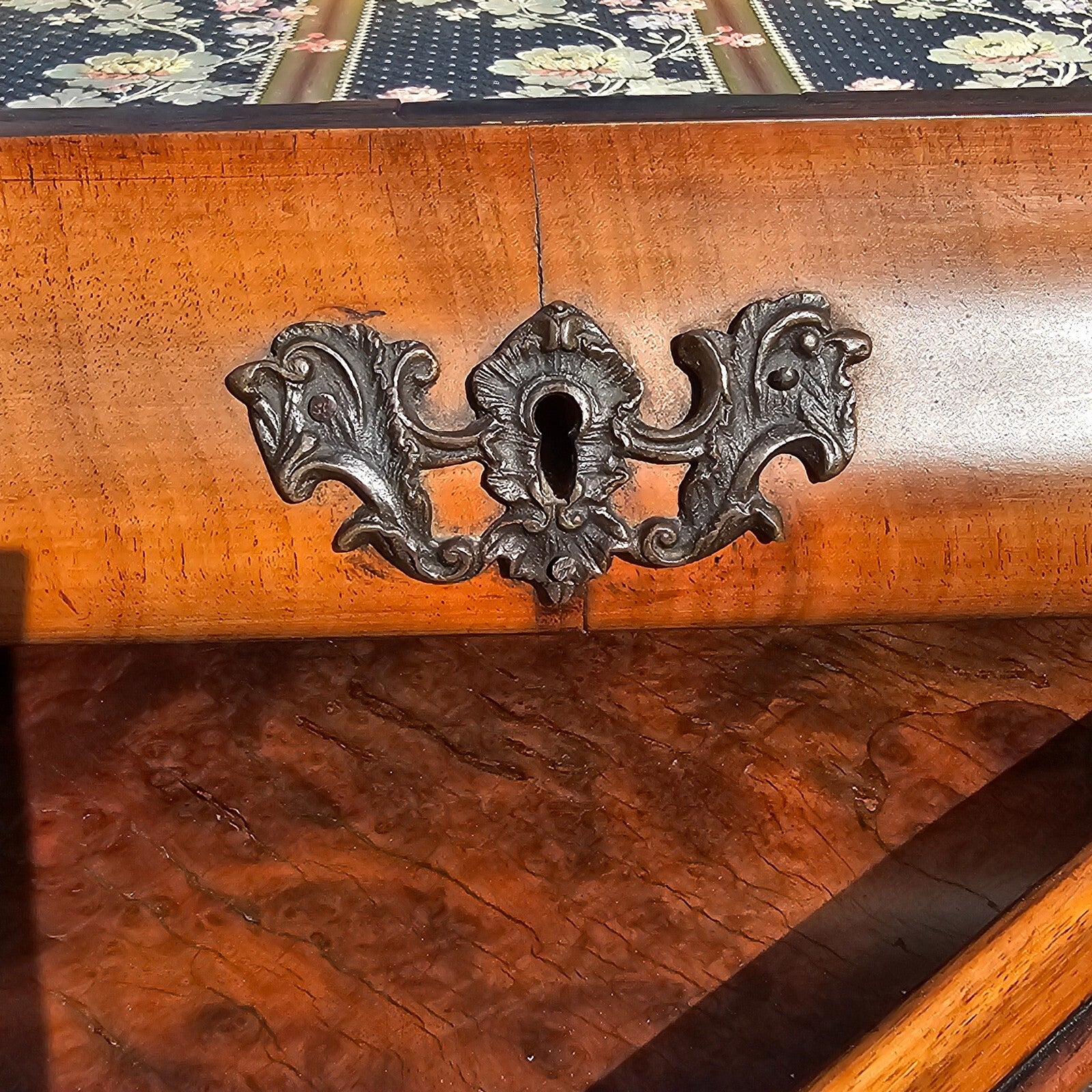 Antique Queen Anne style Tea Table With Burled Walnut On The Top