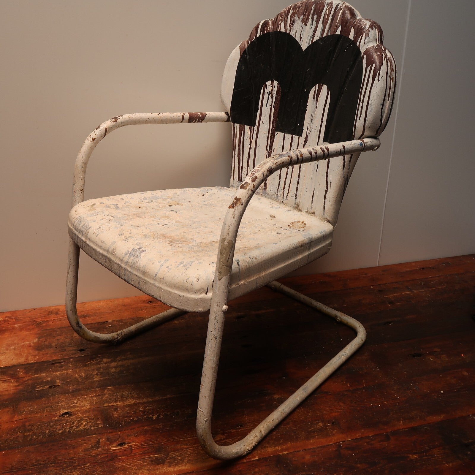 Vintage Metal Lawn Chair Clam Shell Scalloped Back