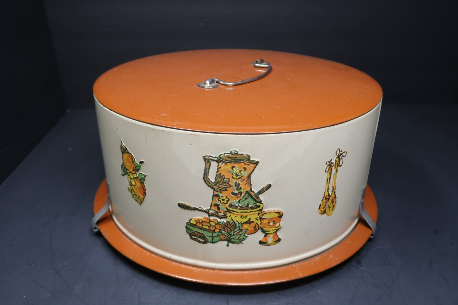 Decoware Metal Cake Pie Carrier Tin 11.5" x 11.5" x H 5.5"