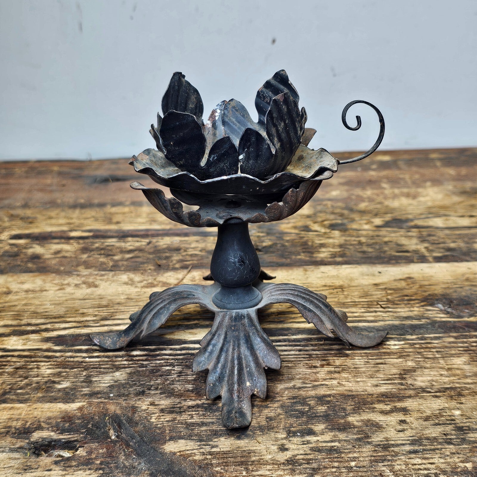 Vintage Rusty Tea Light Candle Holder With Stand 5"H