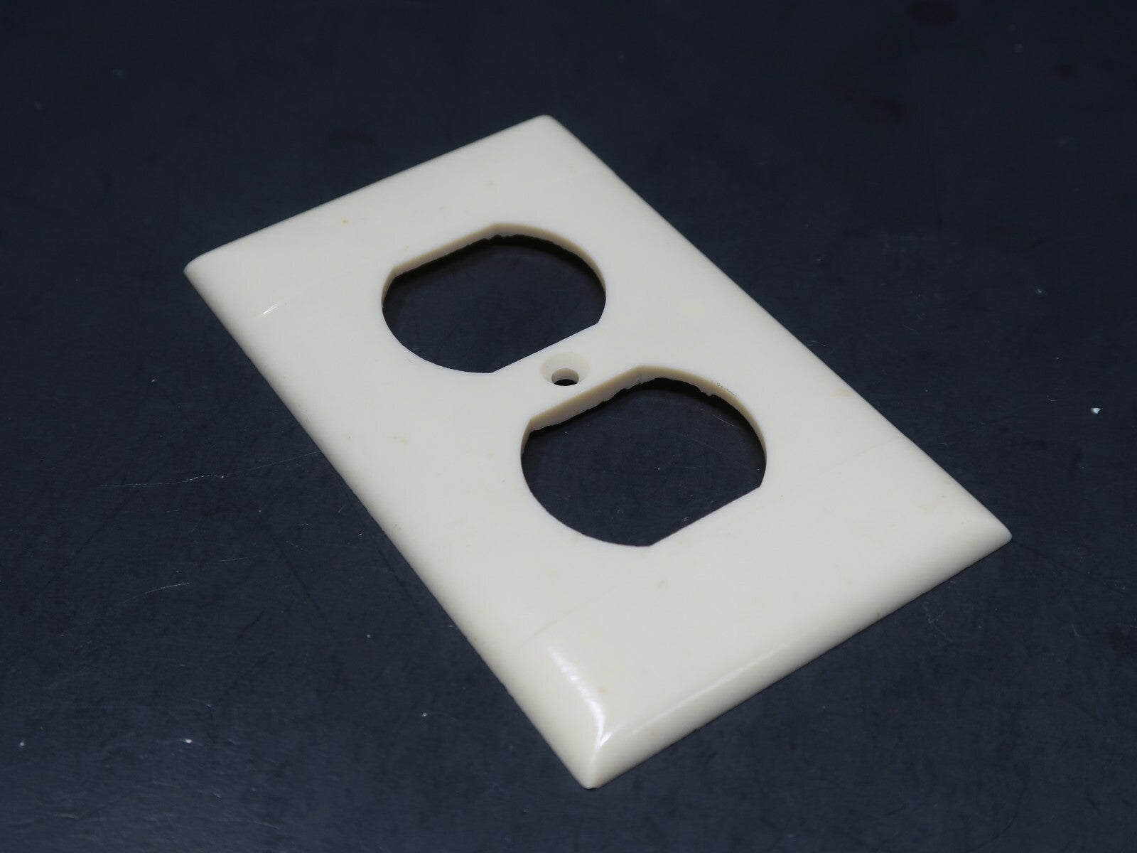 Sierra Electric Corp. Outlet Cover