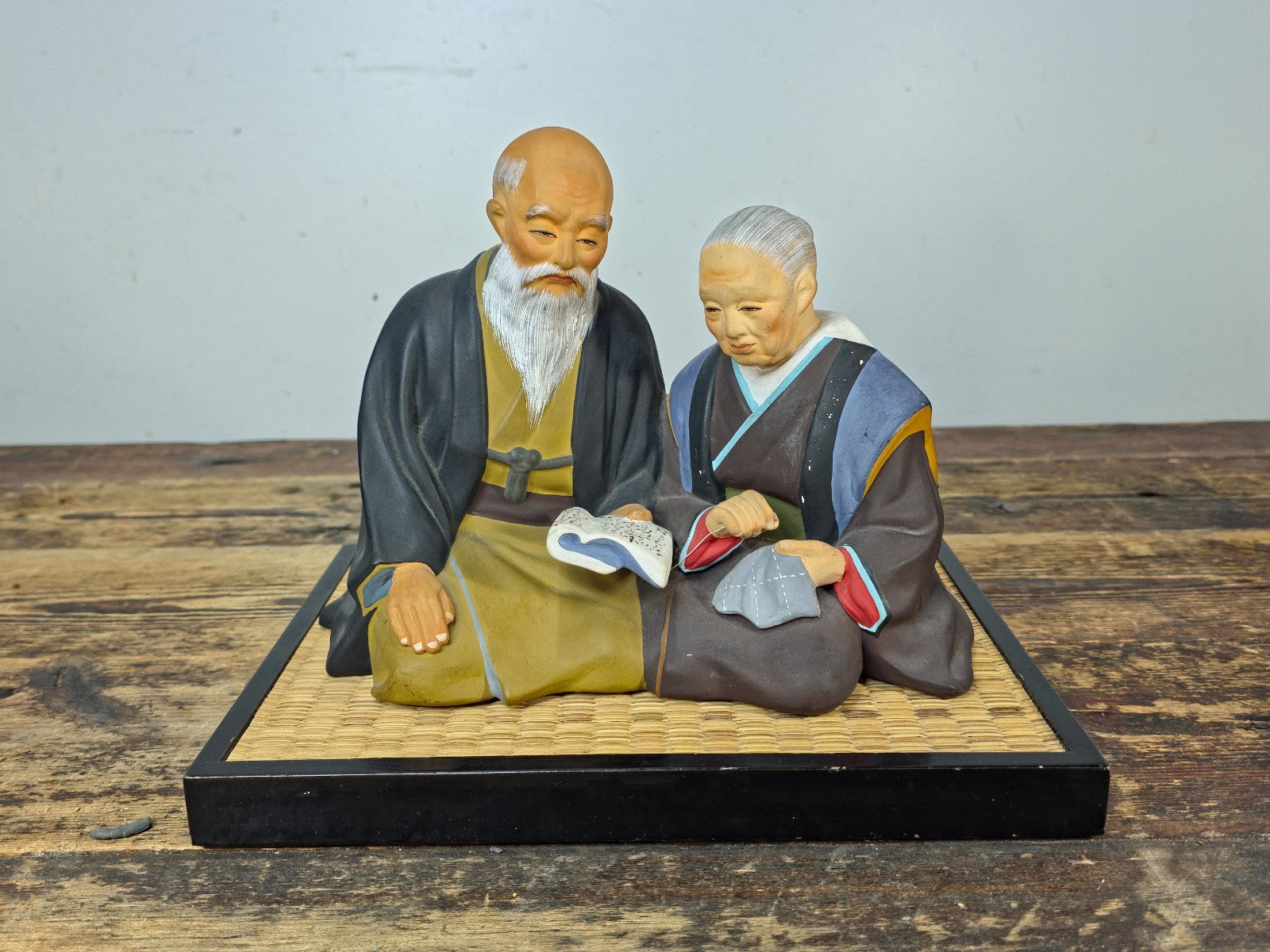 Hakata Urasaki Dolls – Elderly Couple Figurine (c.1950–55)