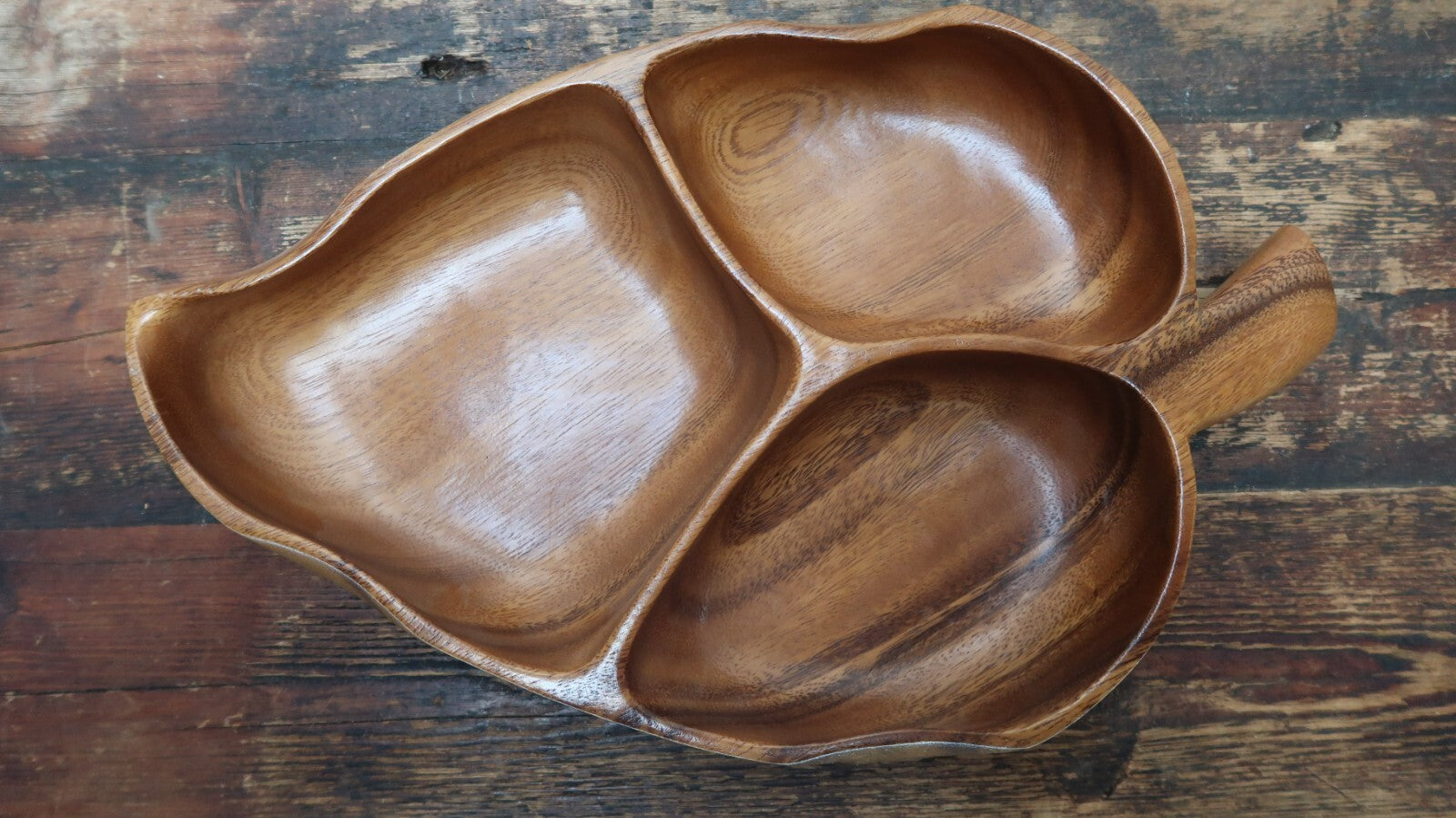 Vintage House of Monkey Pod Hawaii's Finest Leaf Shaped Wood Bowl 16" x 9.5"