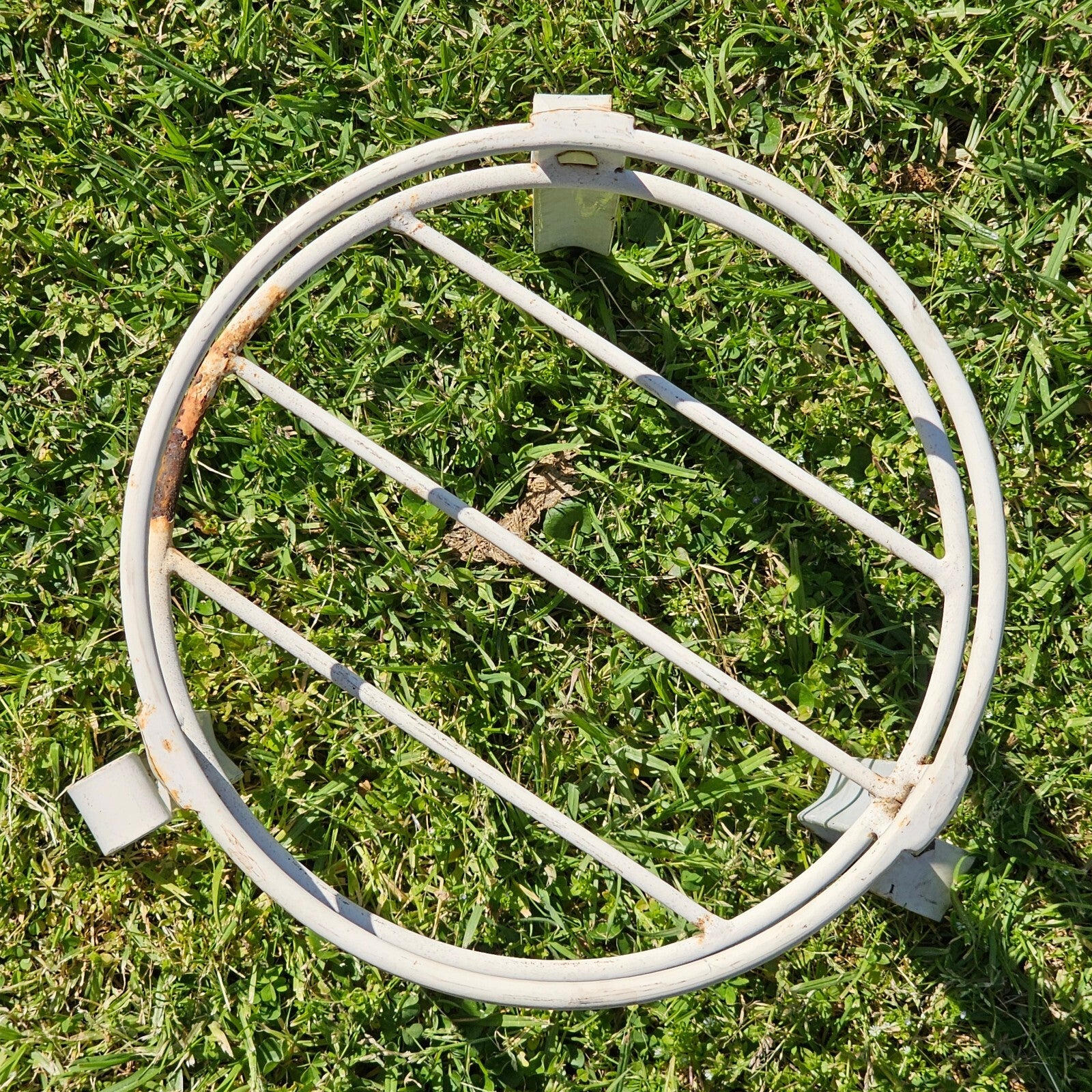 Vintage White Metal Scroll-Foot Plant Stand 15"H
