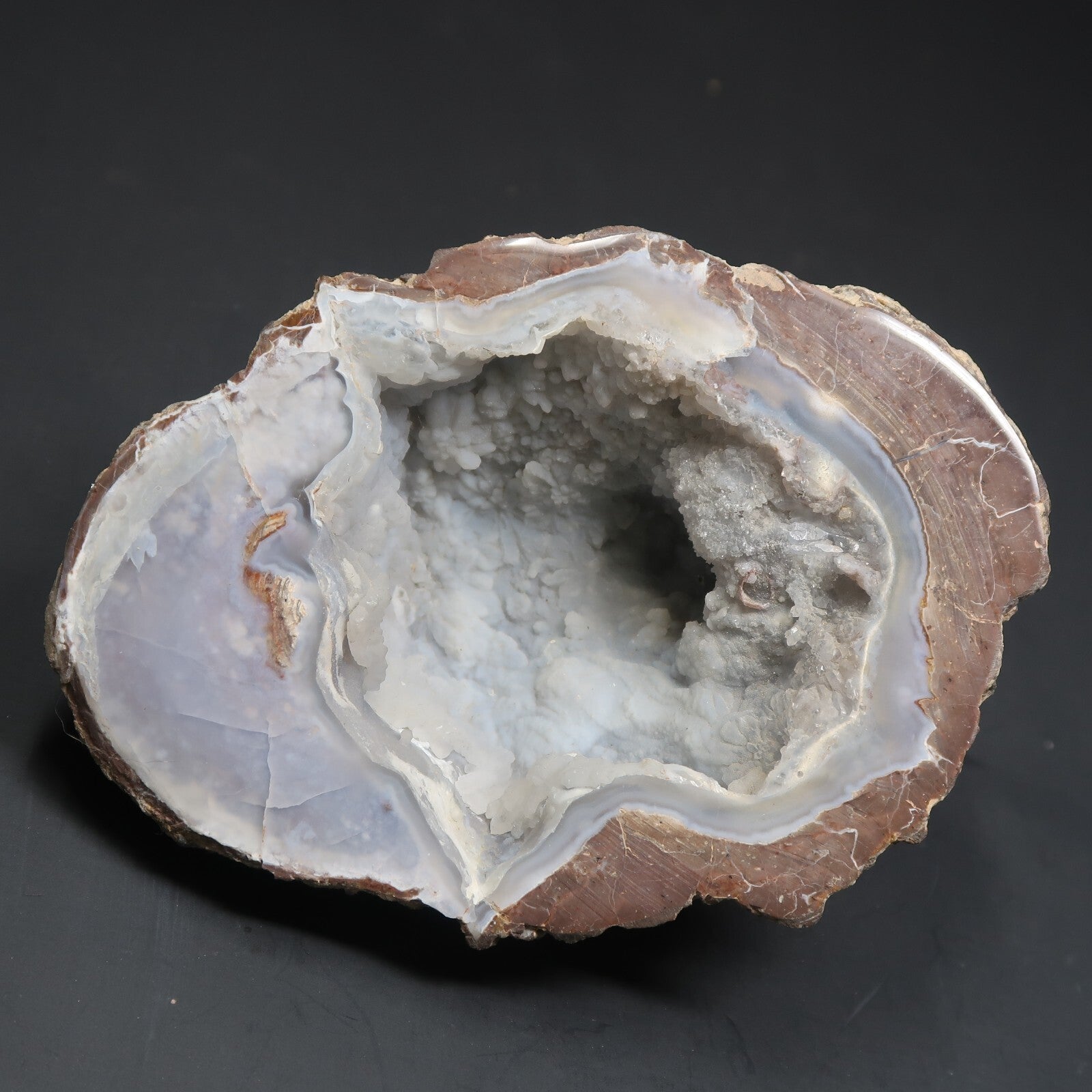 33.5oz. / 952g Polished Natural Agate Geode (L 6" x H 4" x D 3")