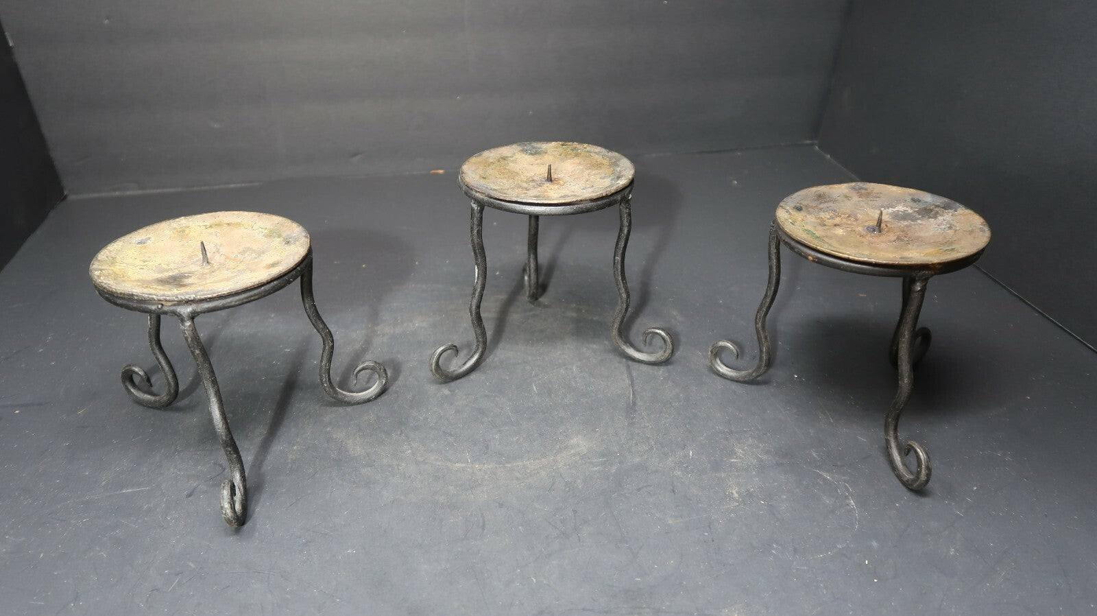 Set of 3 Rustic Metal Candle Holders with Scroll Legs Table Top Candle Holders