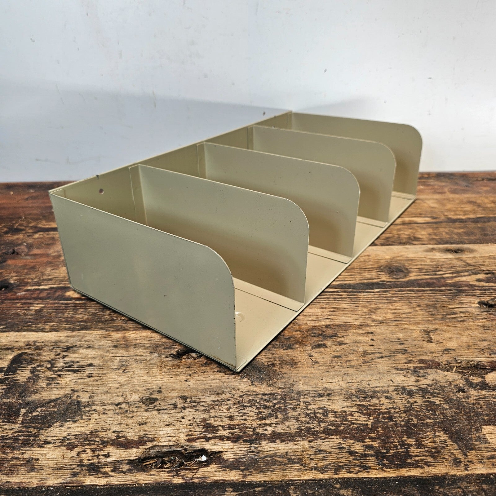 MMF Industries 4-Pocket Wall-Mounted / Desktop Steel Check Holder Light Beige