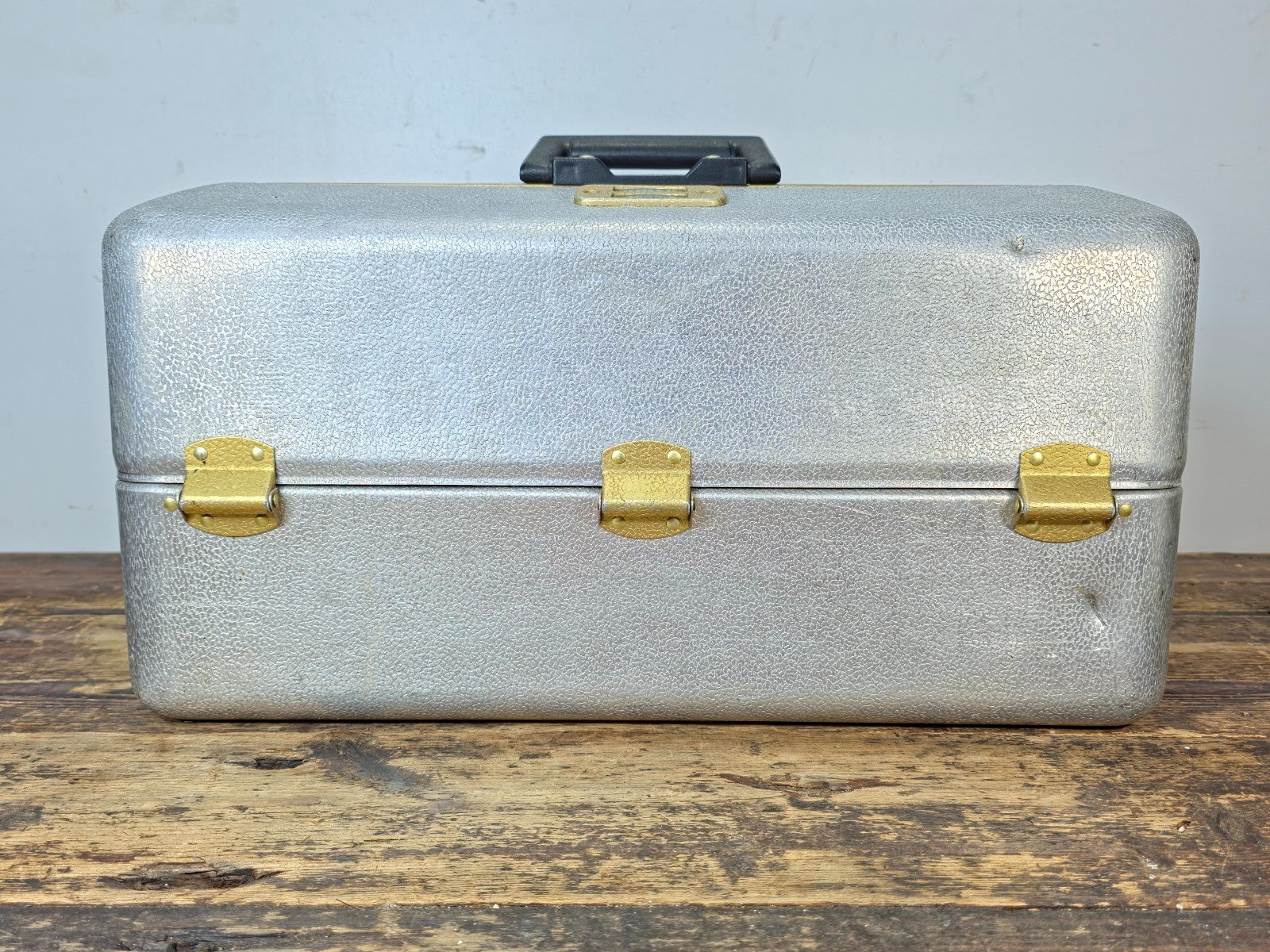 Vintage UMCO 1000A Aluminum Tackle Box 1960s 7-Tray Fishing Lure Case USA