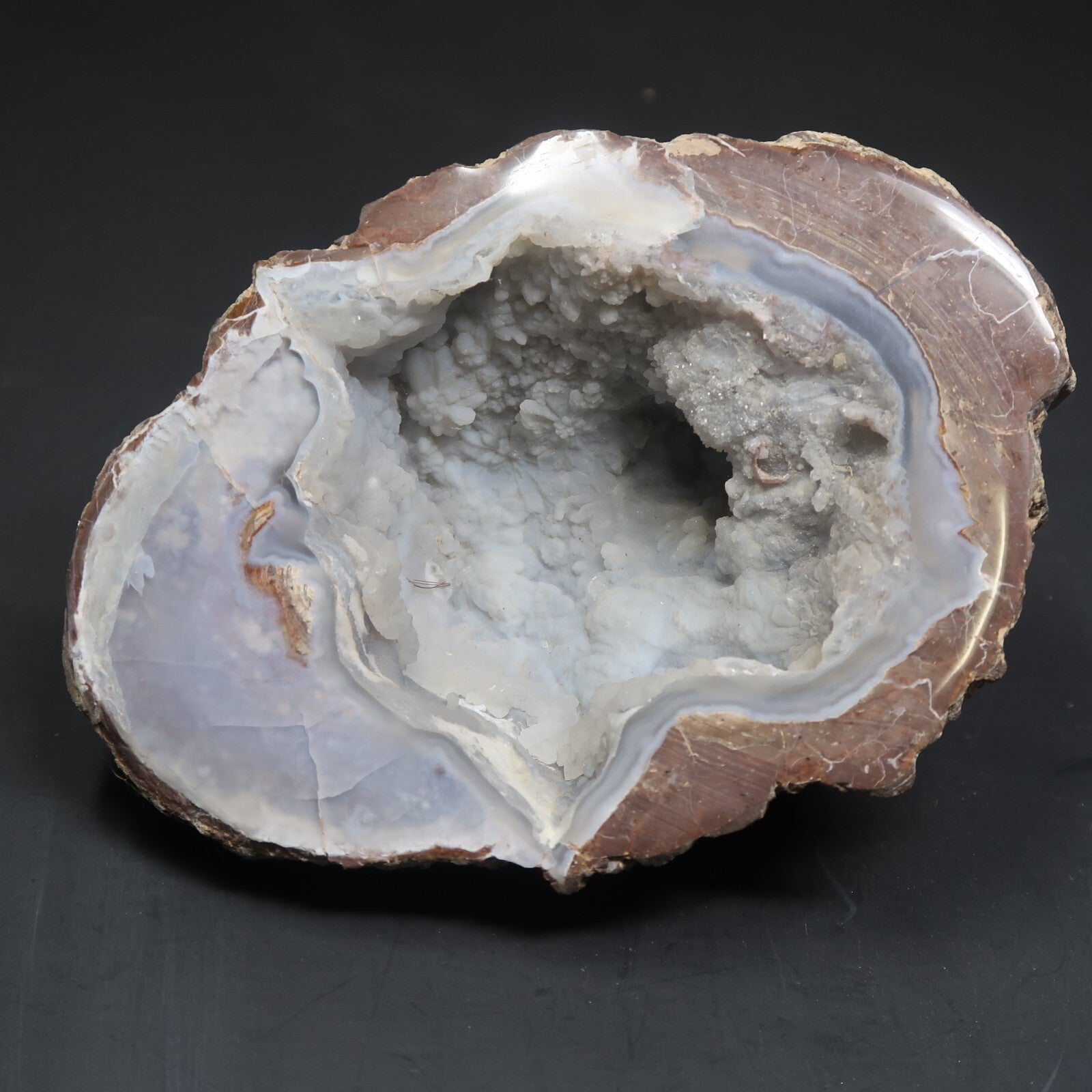 33.5oz. / 952g Polished Natural Agate Geode (L 6" x H 4" x D 3")