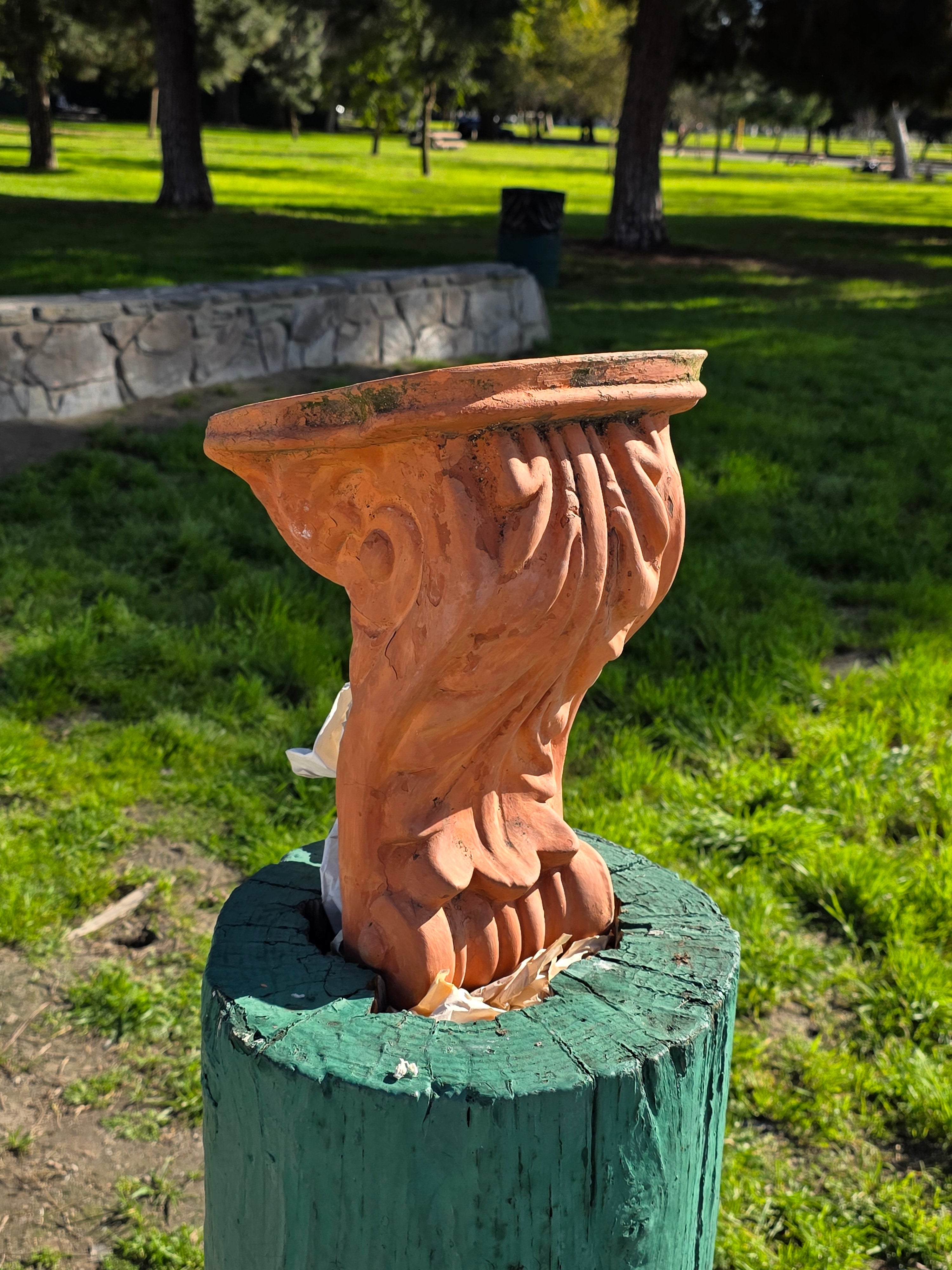 Vintage Italian-Style Terracotta Wall Planter - Acanthus Leaf Scroll Corbe 13.5"