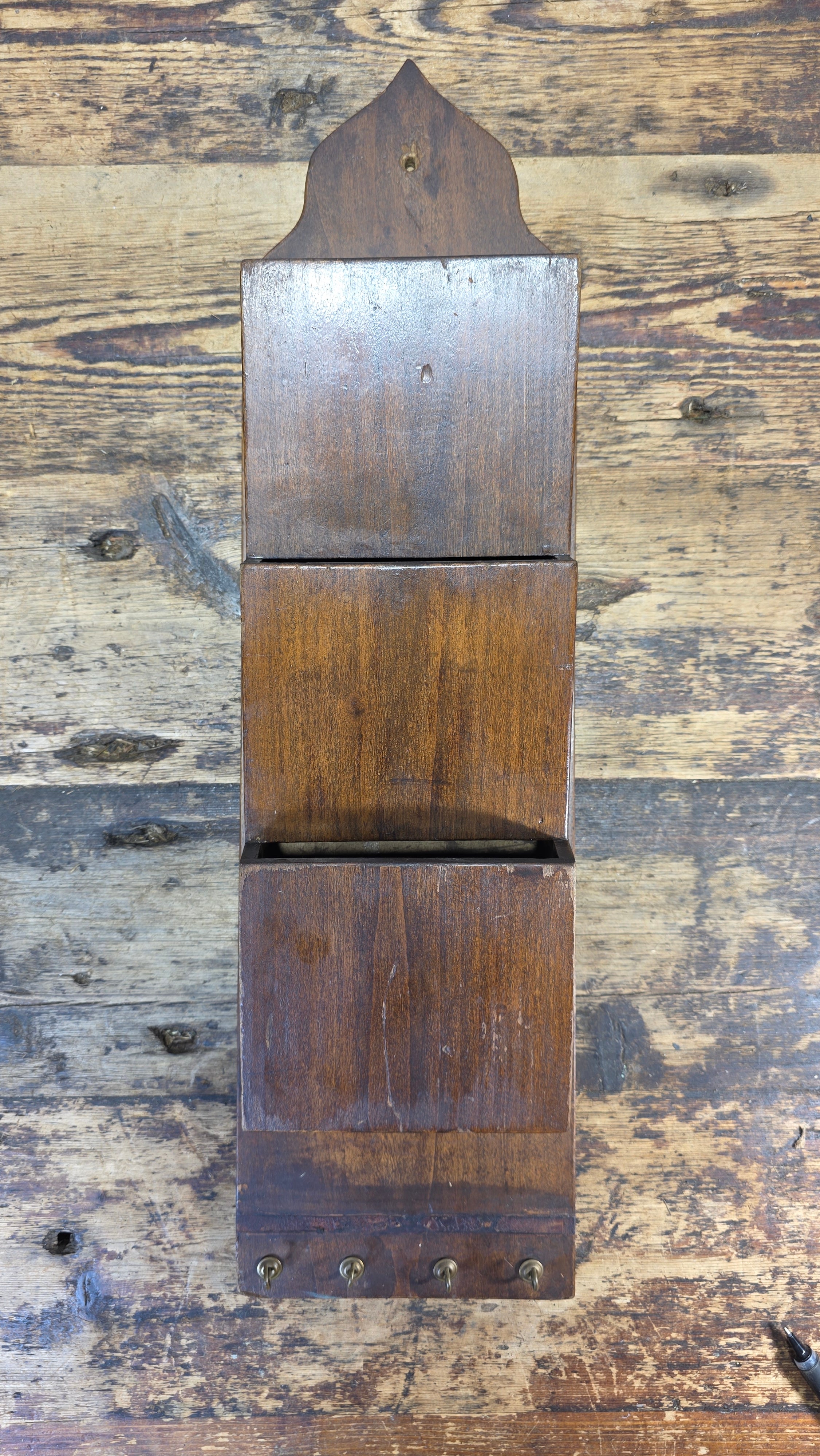 Vintage Wood Wall-Mounted Mail Organizer & Key Rack with 4 Hooks