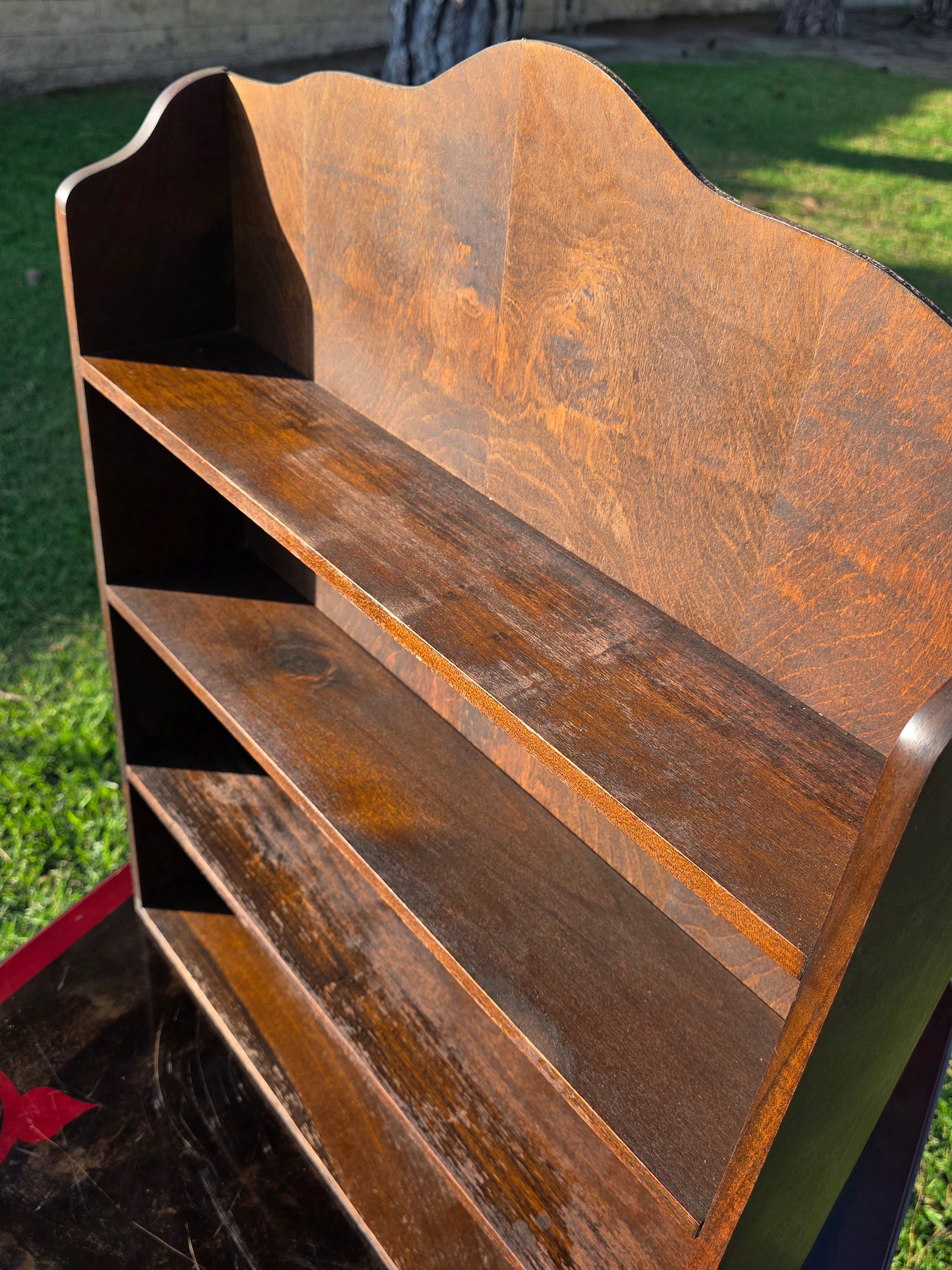 Vintage Mid-Century Scalloped Wood Wall Shelf – 4-Tier Display Rack / Spice Rack