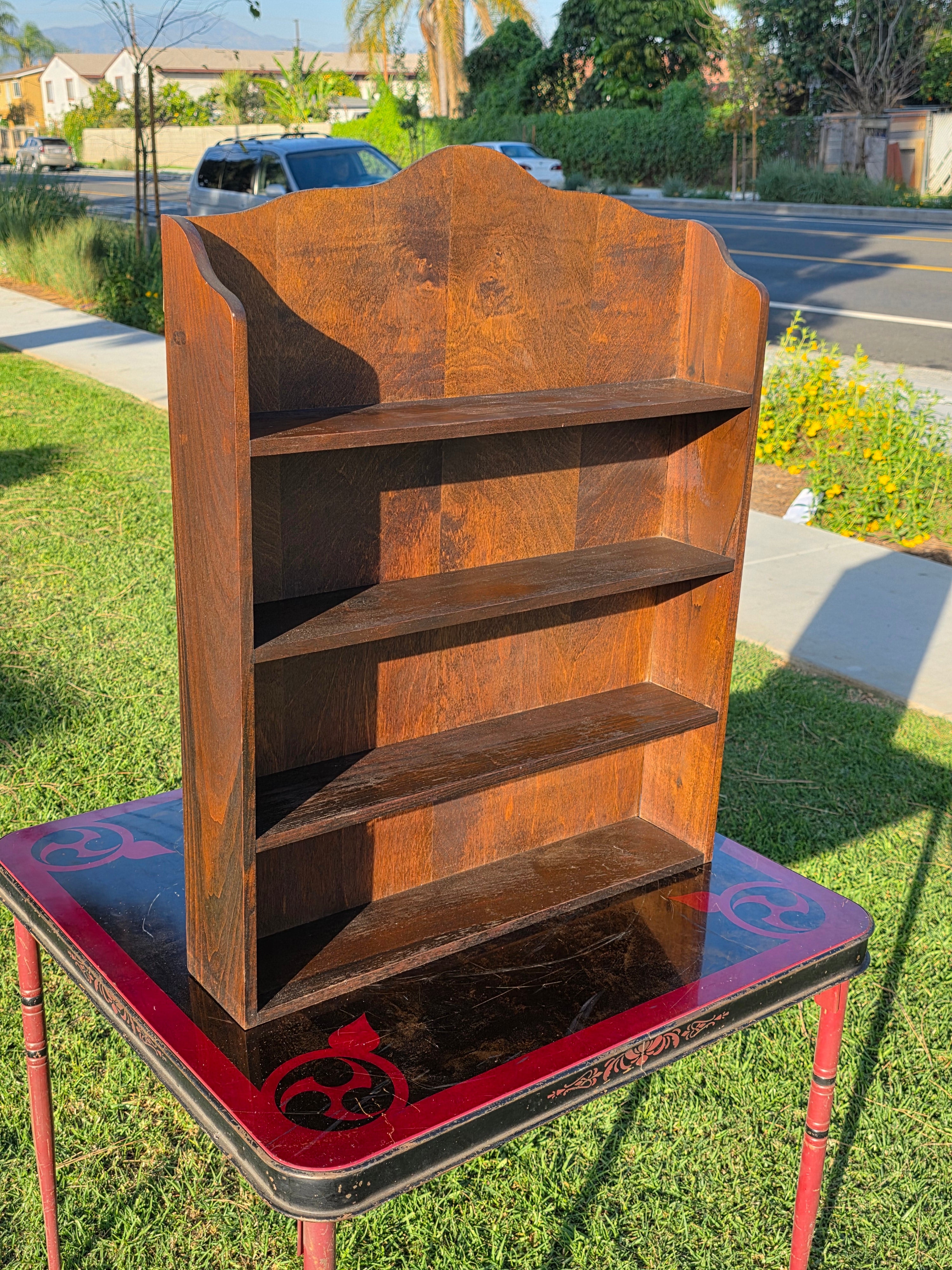 Vintage Mid-Century Scalloped Wood Wall Shelf – 4-Tier Display Rack / Spice Rack