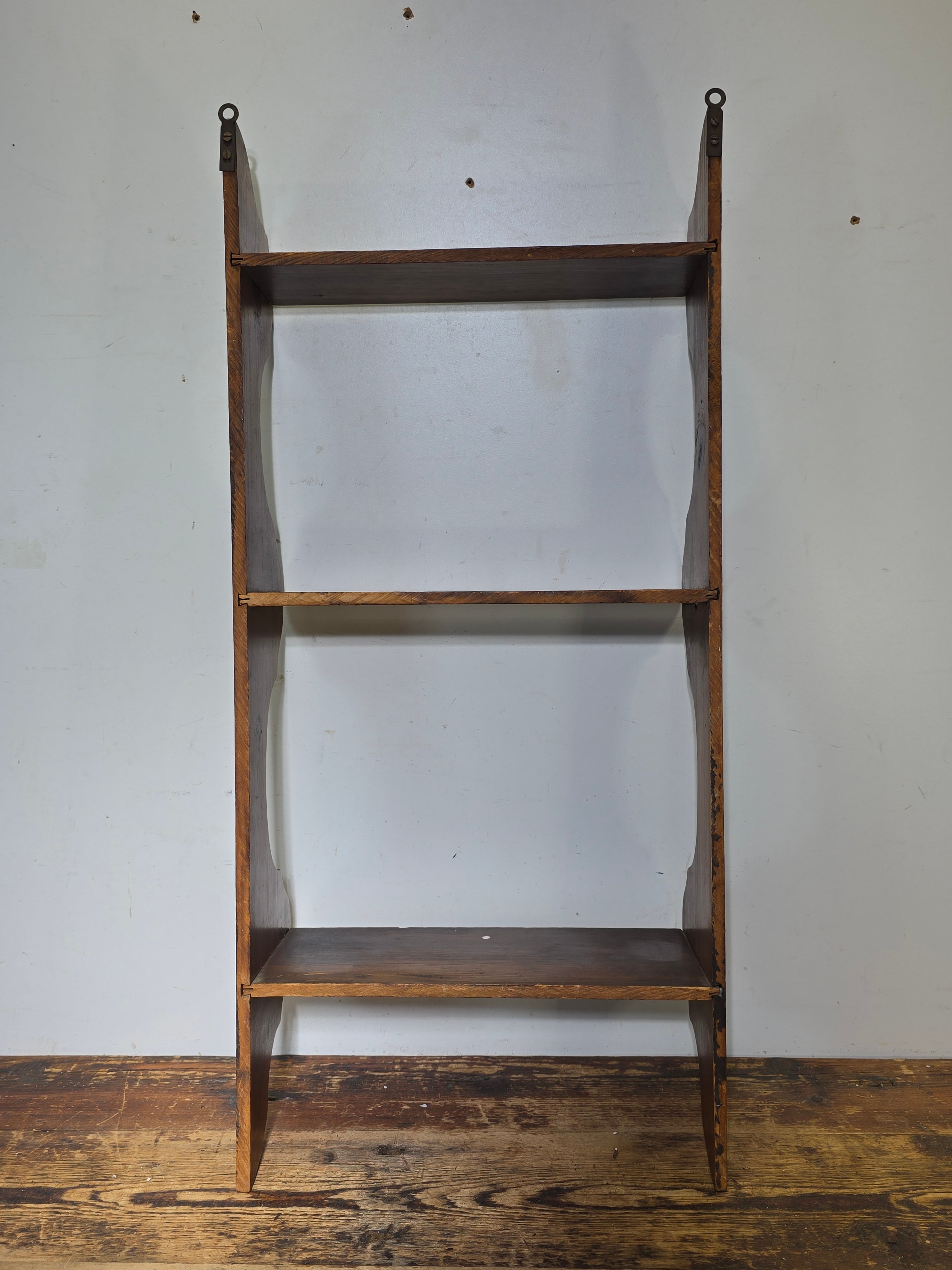 Vintage 3-Tier Wooden Wall Shelf w/ Scalloped Sides Early American Style