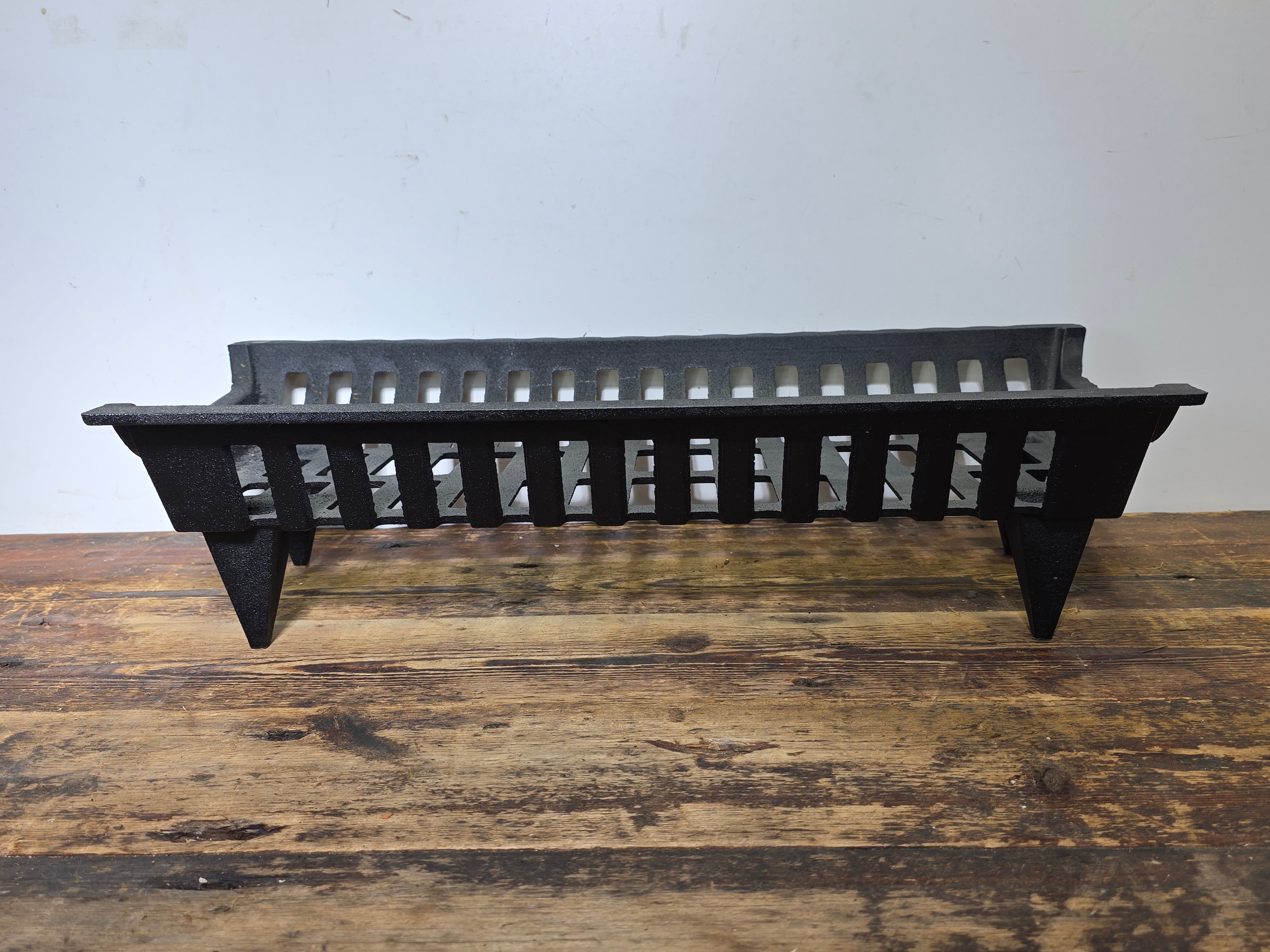 26" Heavy-Duty Cast Iron Tapered Fireplace Log Grate
