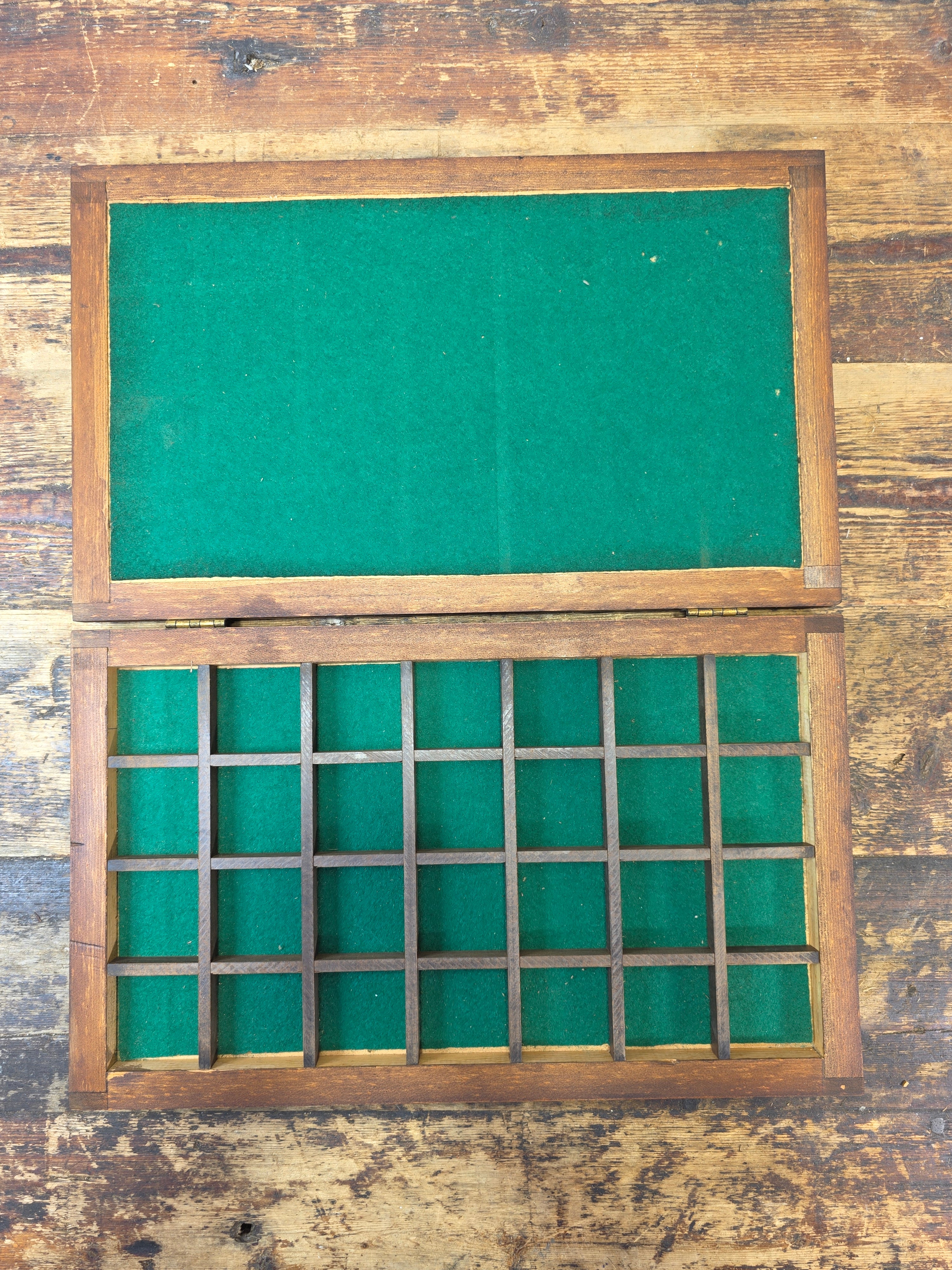 Vintage Wooden Coin Display Case 28 Compartment Grid Felt Lined Box 16"