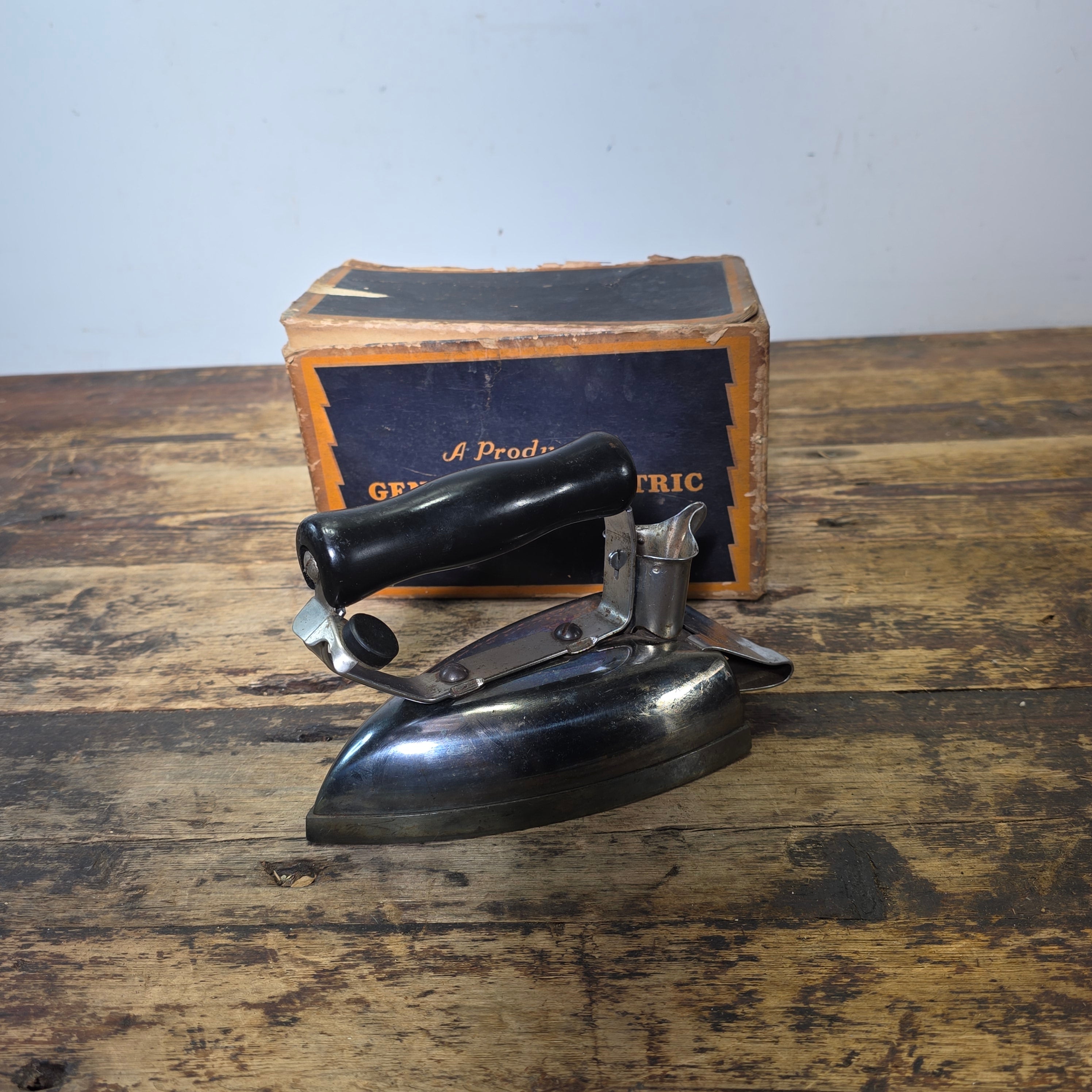 Vintage GE Edison Electric Iron Antique Chrome Metal Wood Handle 249F77 1920s