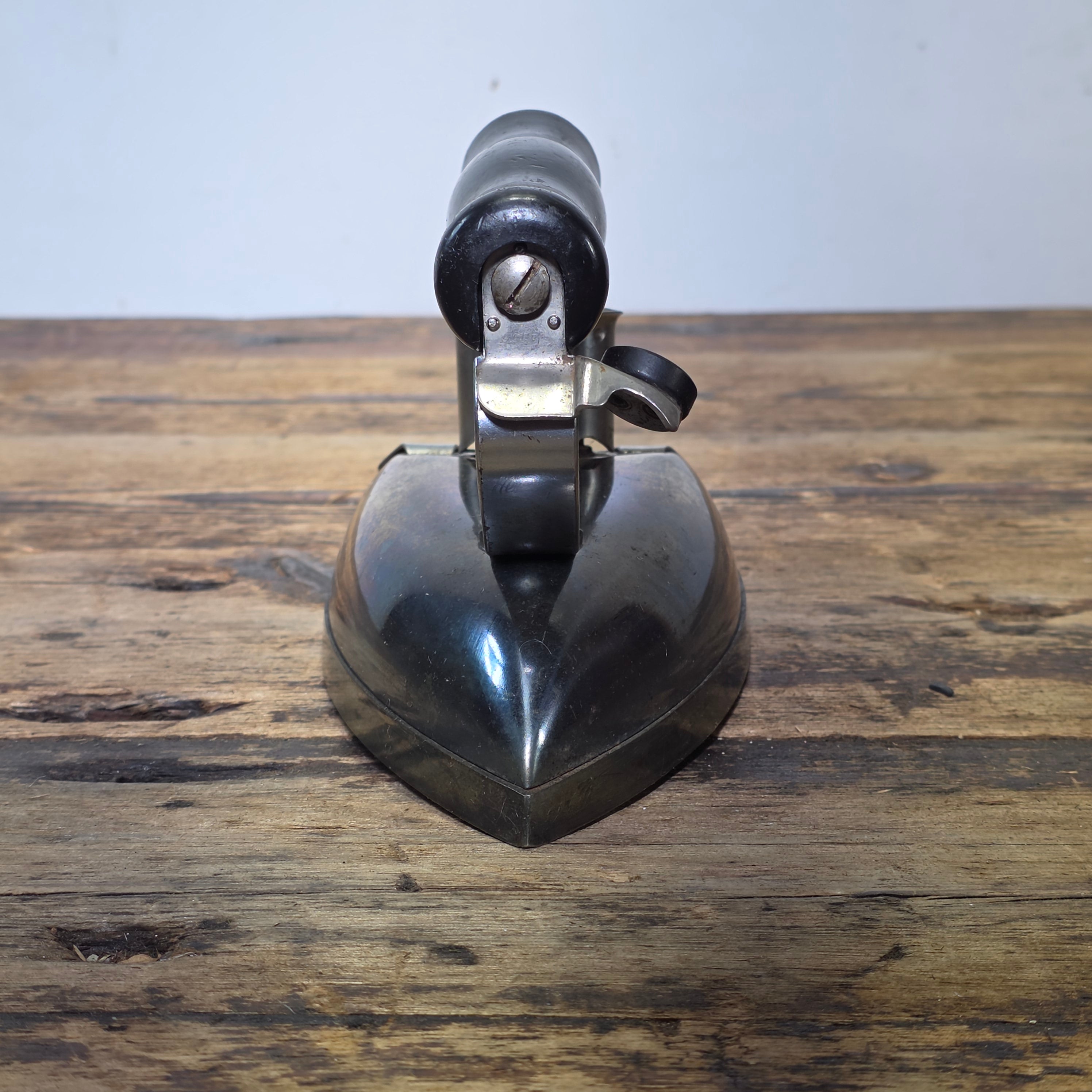 Vintage GE Edison Electric Iron Antique Chrome Metal Wood Handle 249F77 1920s