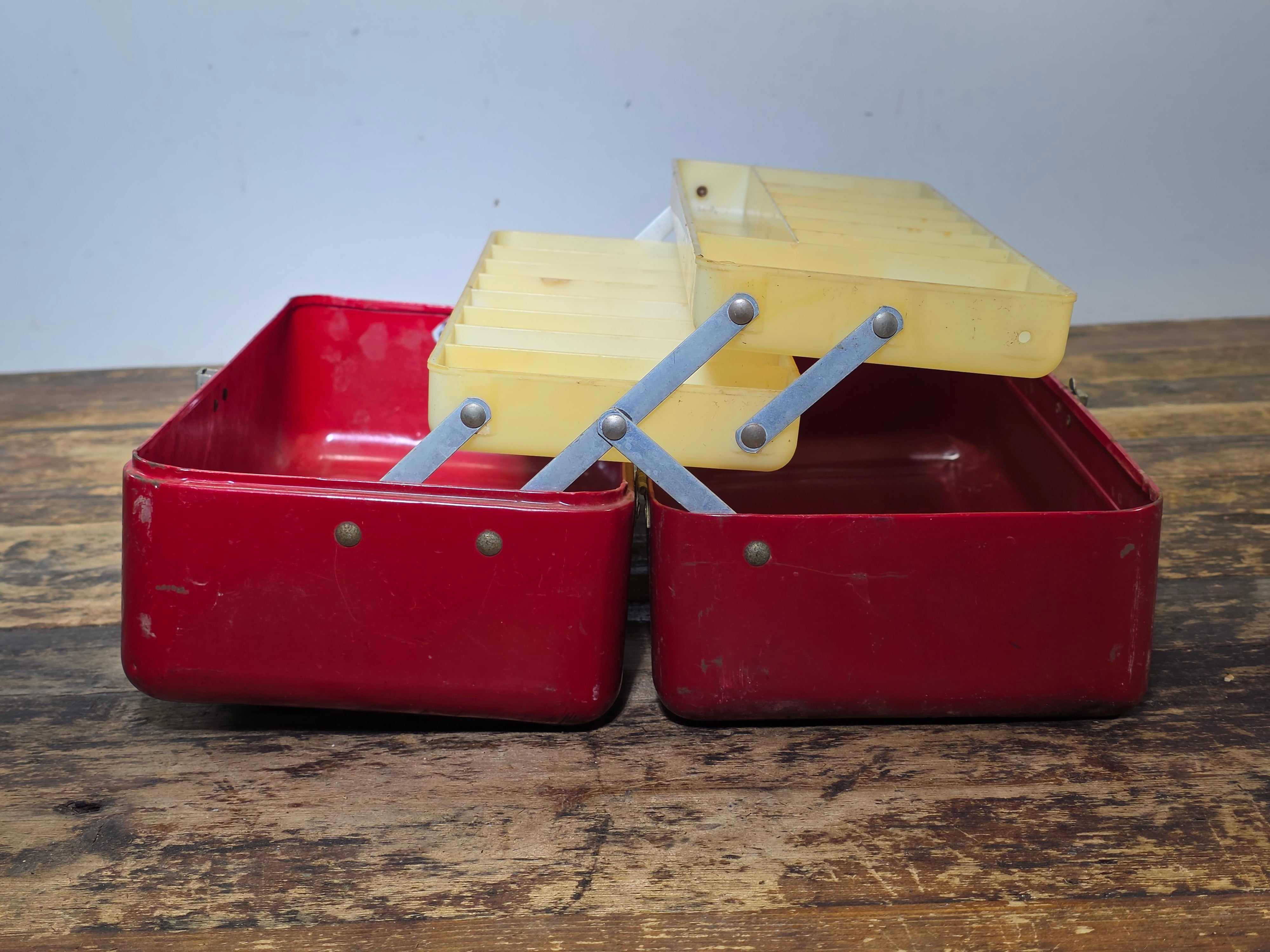 Vintage VICTOR Metal Tackle Box Red 2 Tray ATCO Lititz PA USA Fishing Tool Box