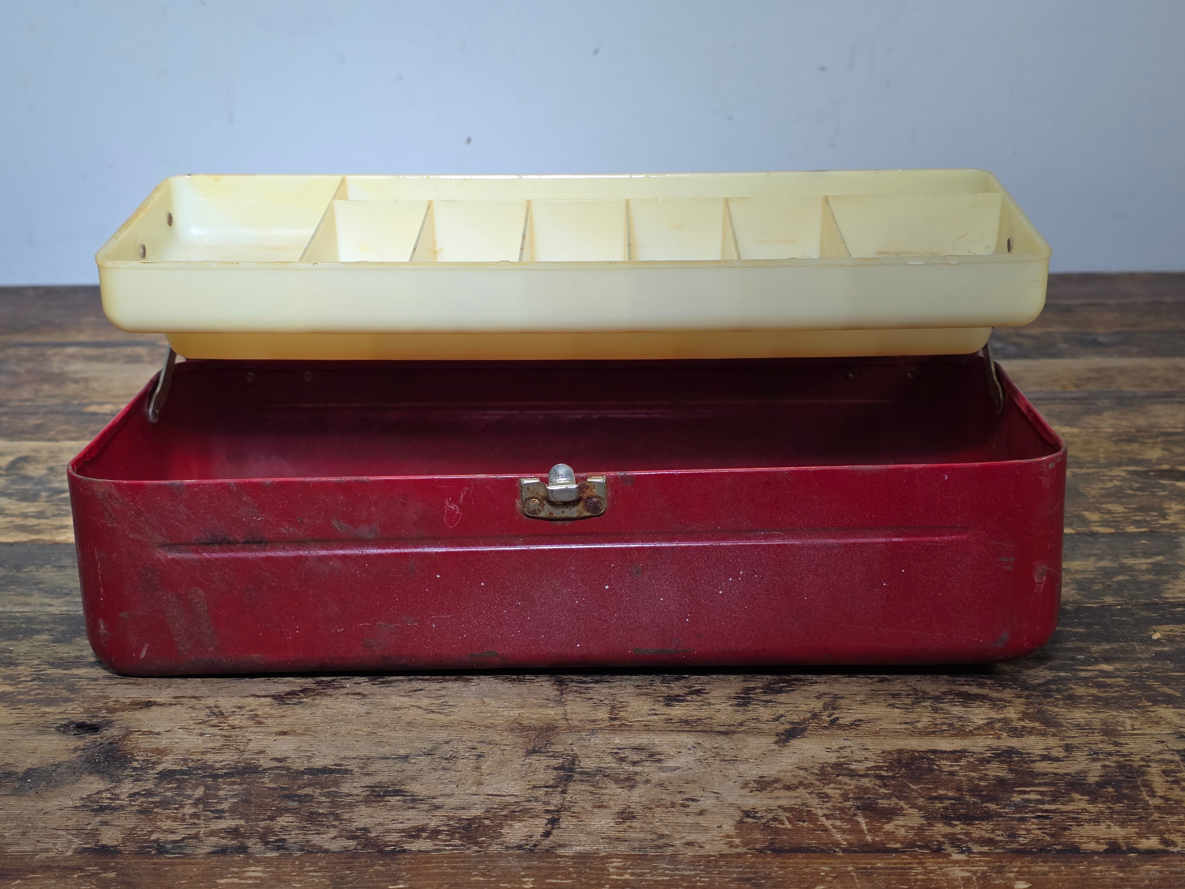 Vintage VICTOR Metal Tackle Box Red 2 Tray ATCO Lititz PA USA Fishing Tool Box