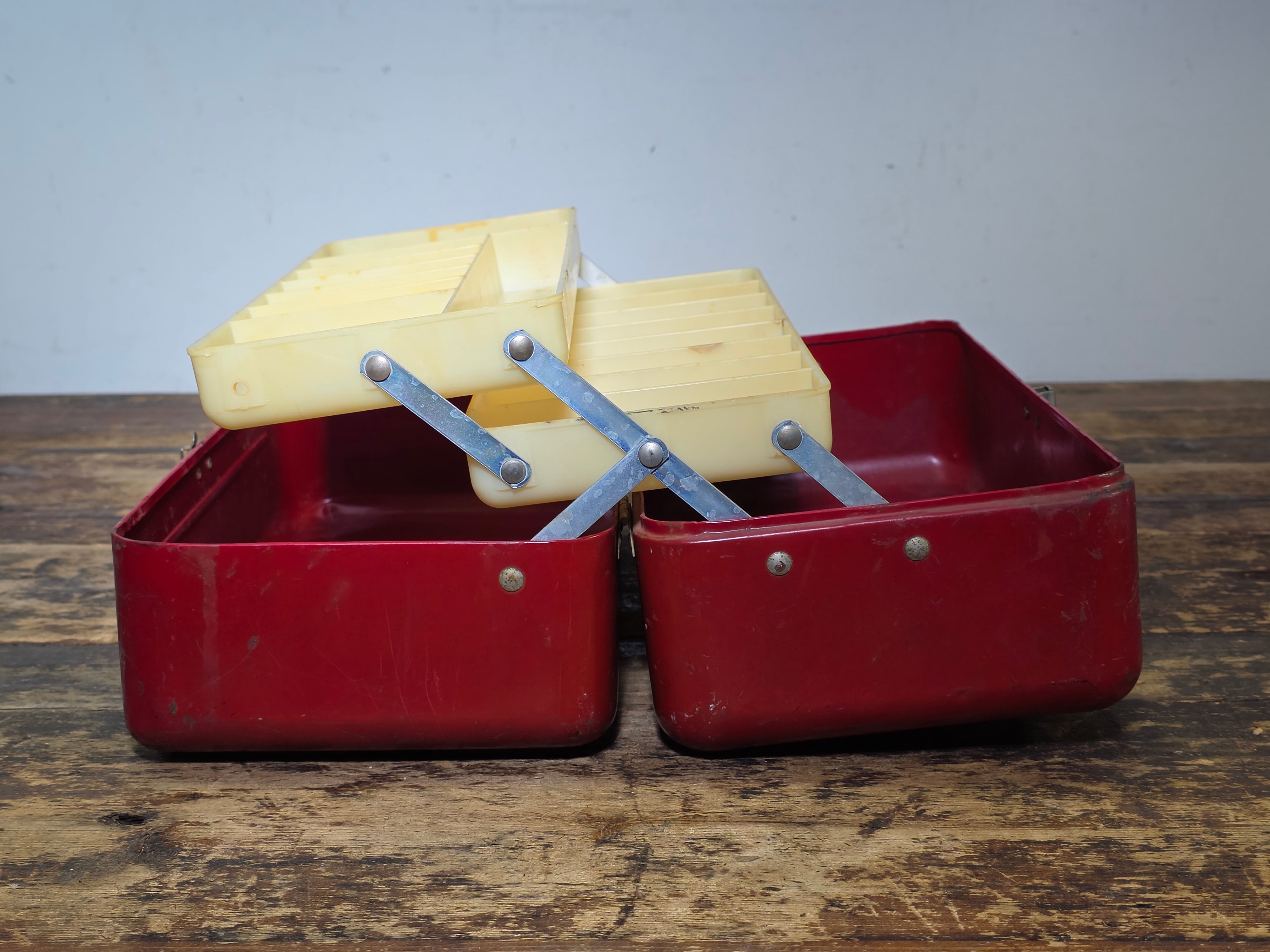 Vintage VICTOR Metal Tackle Box Red 2 Tray ATCO Lititz PA USA Fishing Tool Box