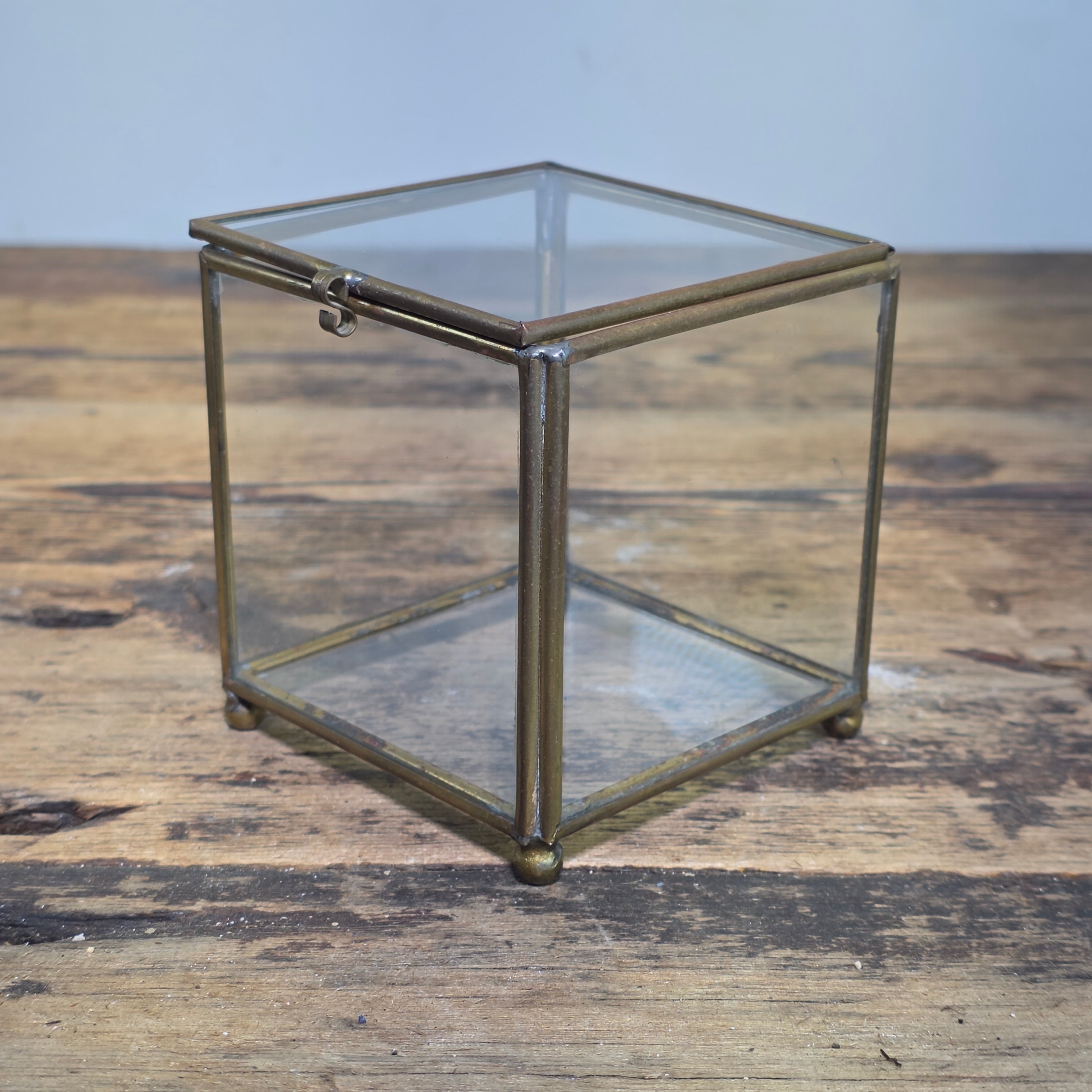 Vintage Brass Glass Cube Display Box Trinket Case Jewelry Curio Ball Feet 3.5"