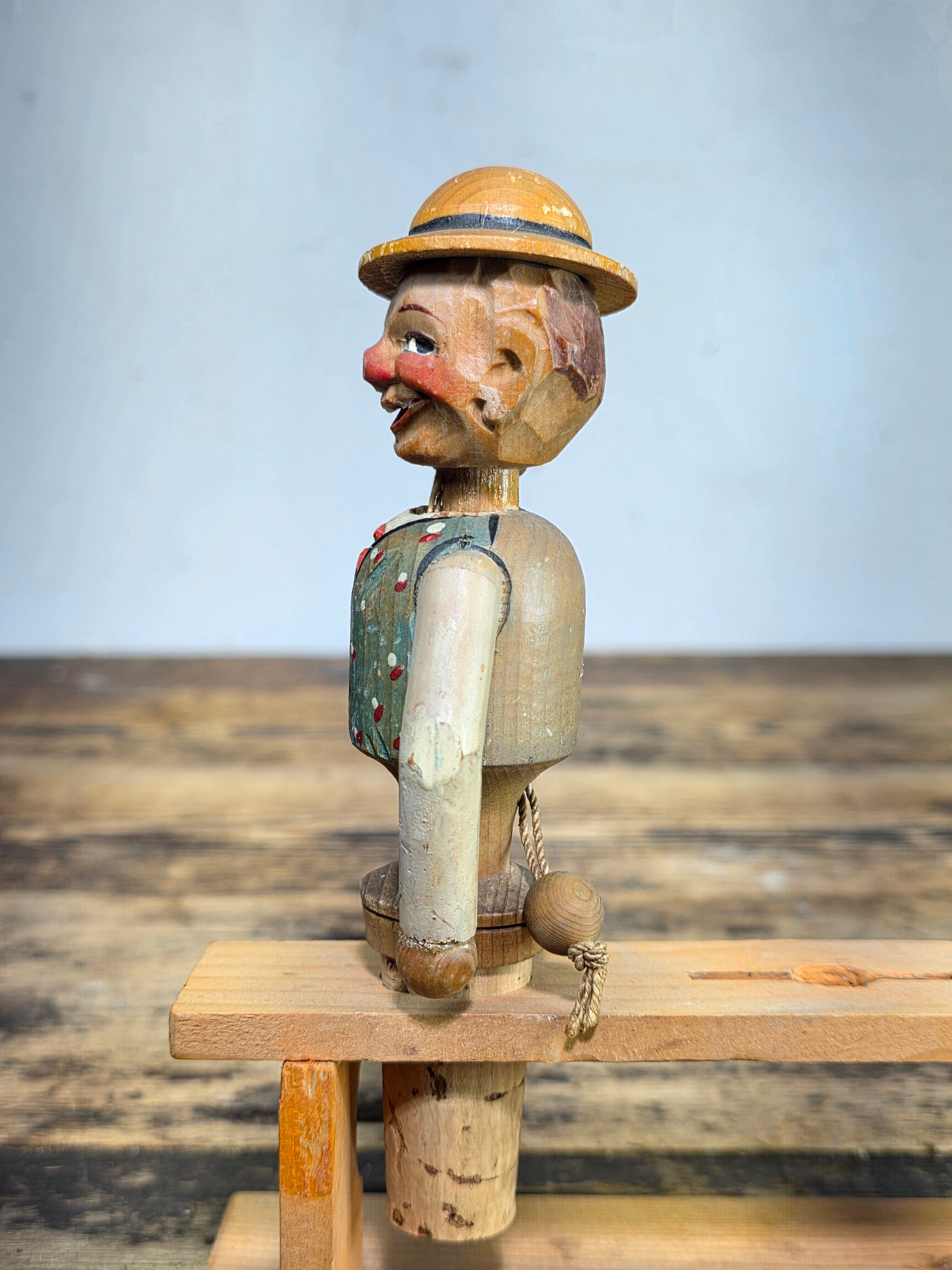 Vintage ANRI Mechanical Bottle Stopper Tipping Hat Bowing Man Wood Carved Italy