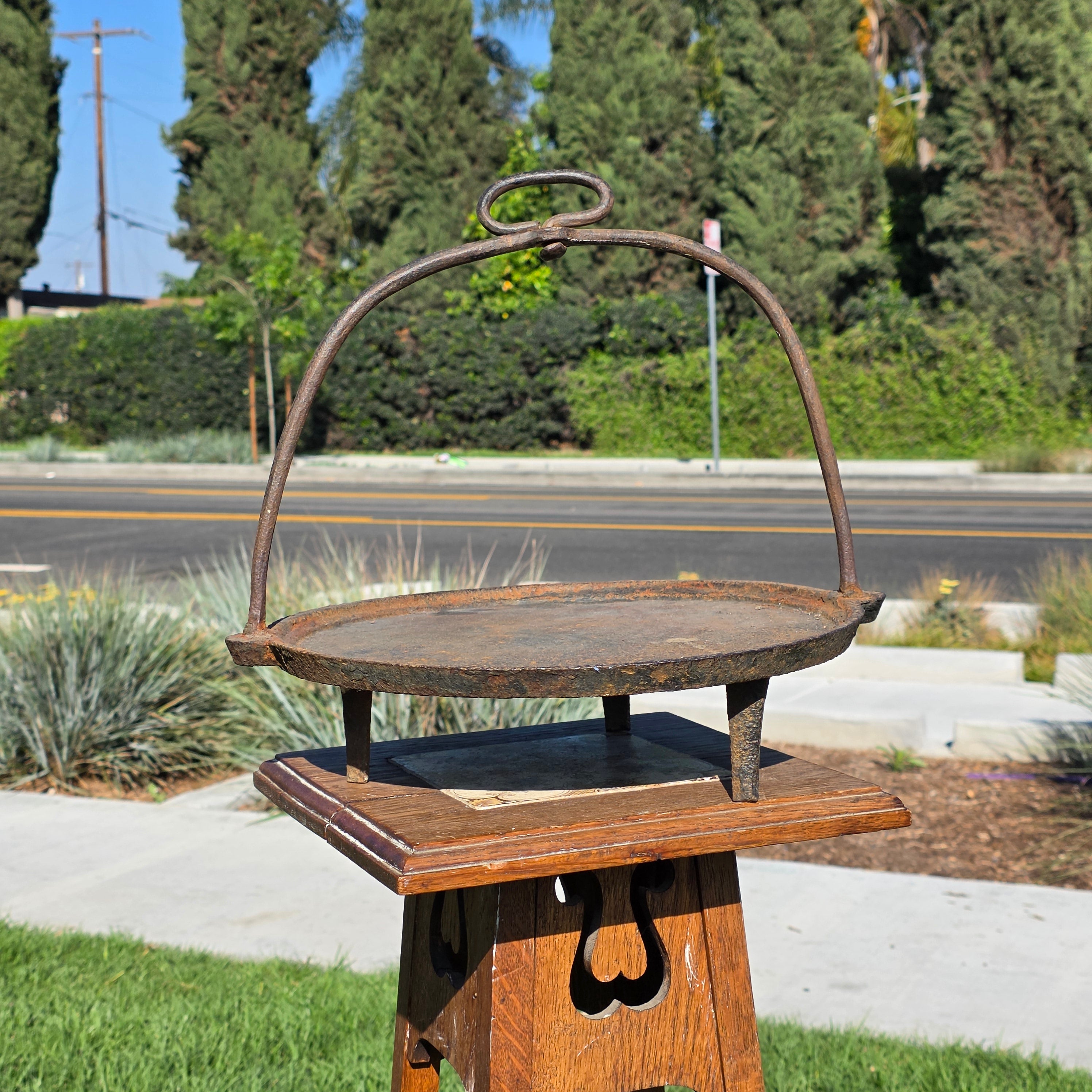 Antique Cast Iron Hanging Griddle Skillet Tripod Feet Hearth Plant Stand